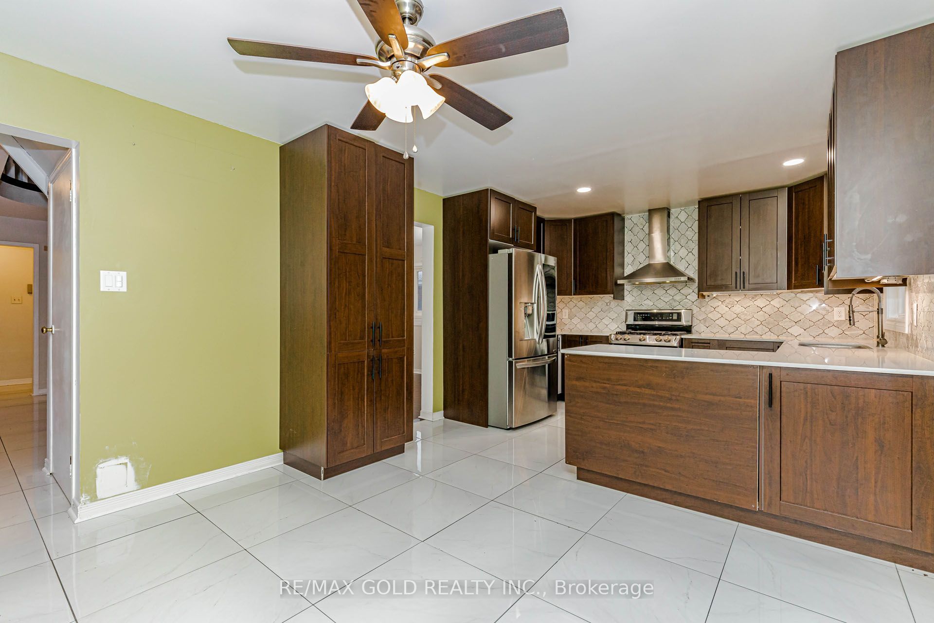 97 Hinchley Wood Grove Property Photo 19