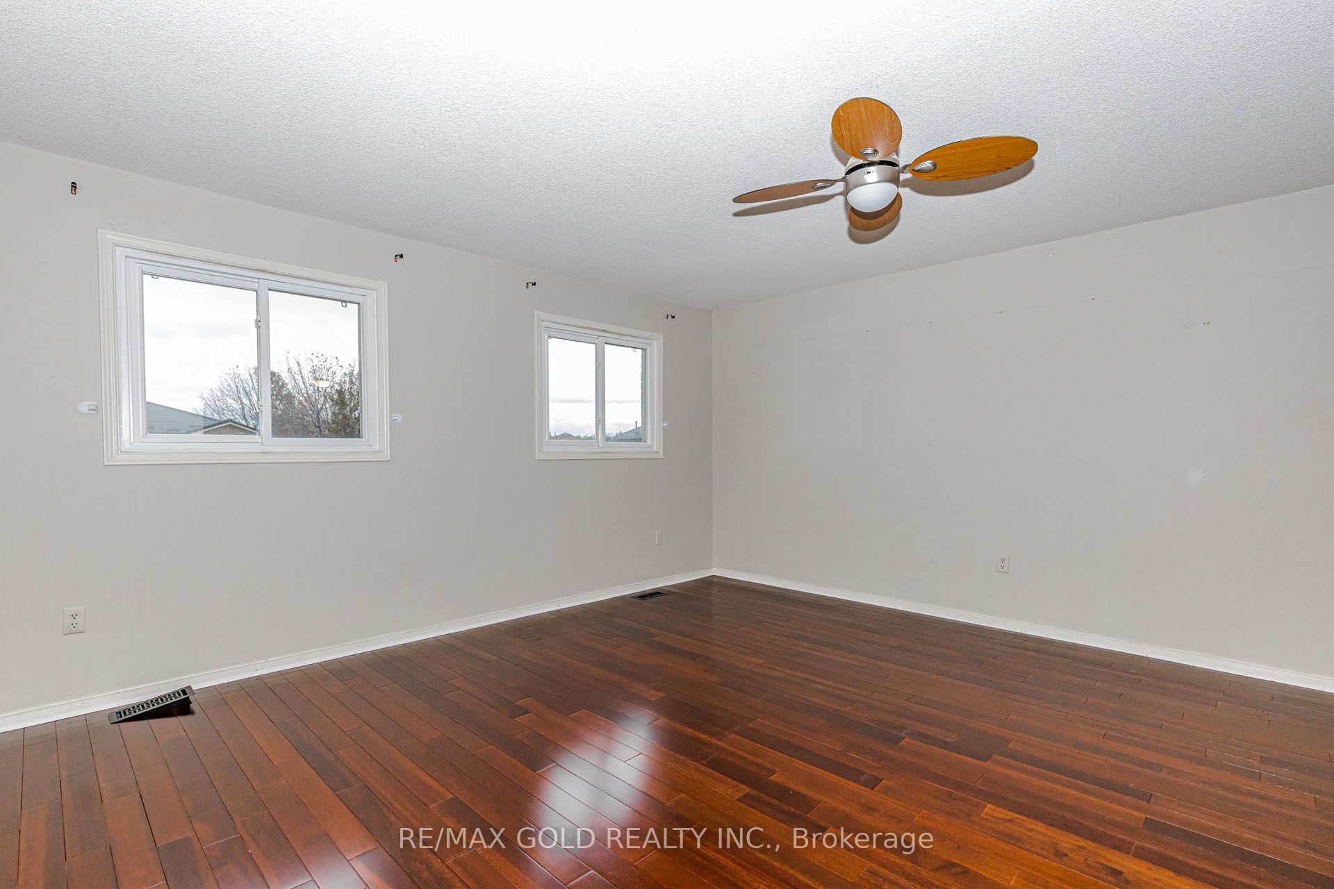 97 Hinchley Wood Grove Property Photo 30