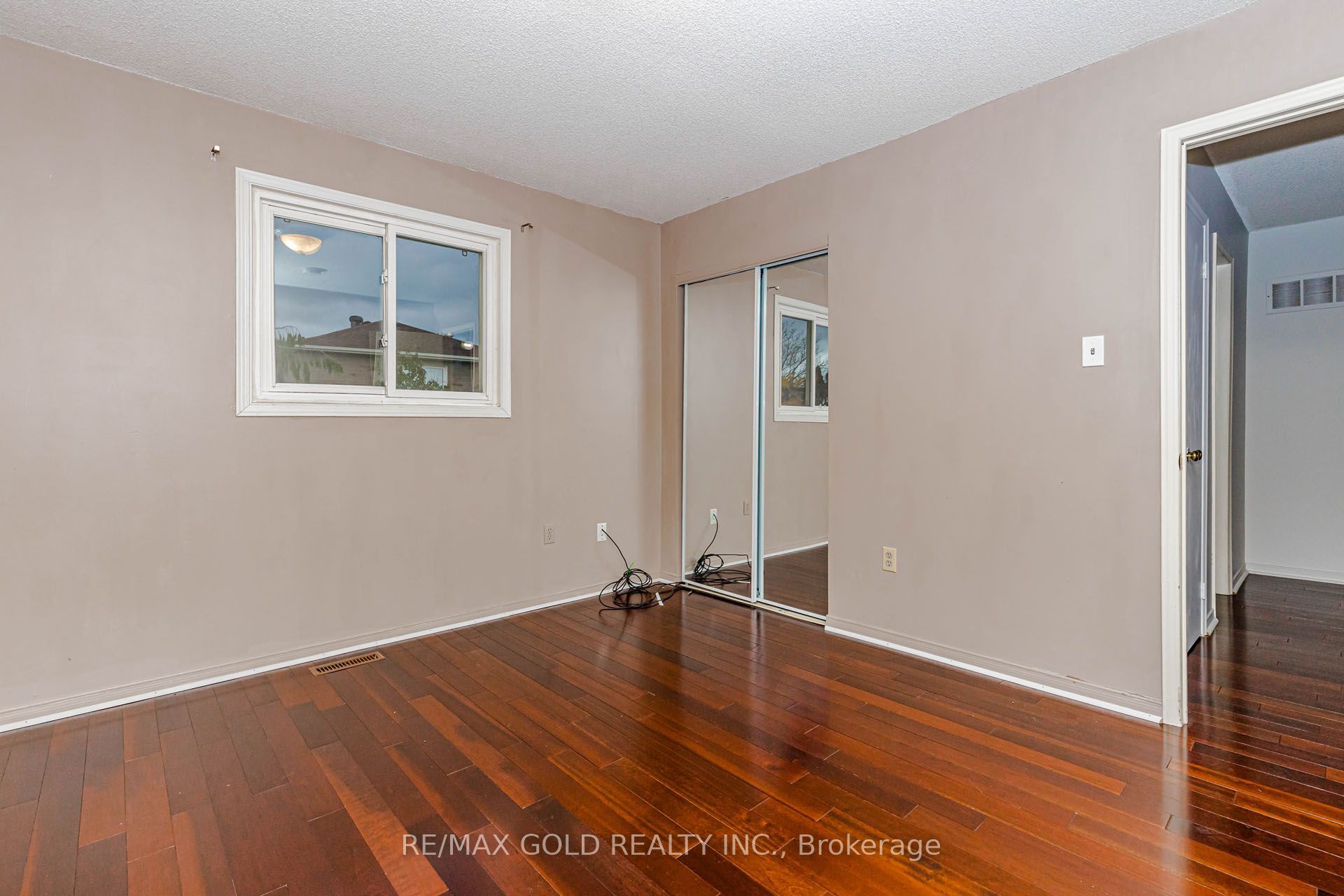 97 Hinchley Wood Grove Property Photo 40