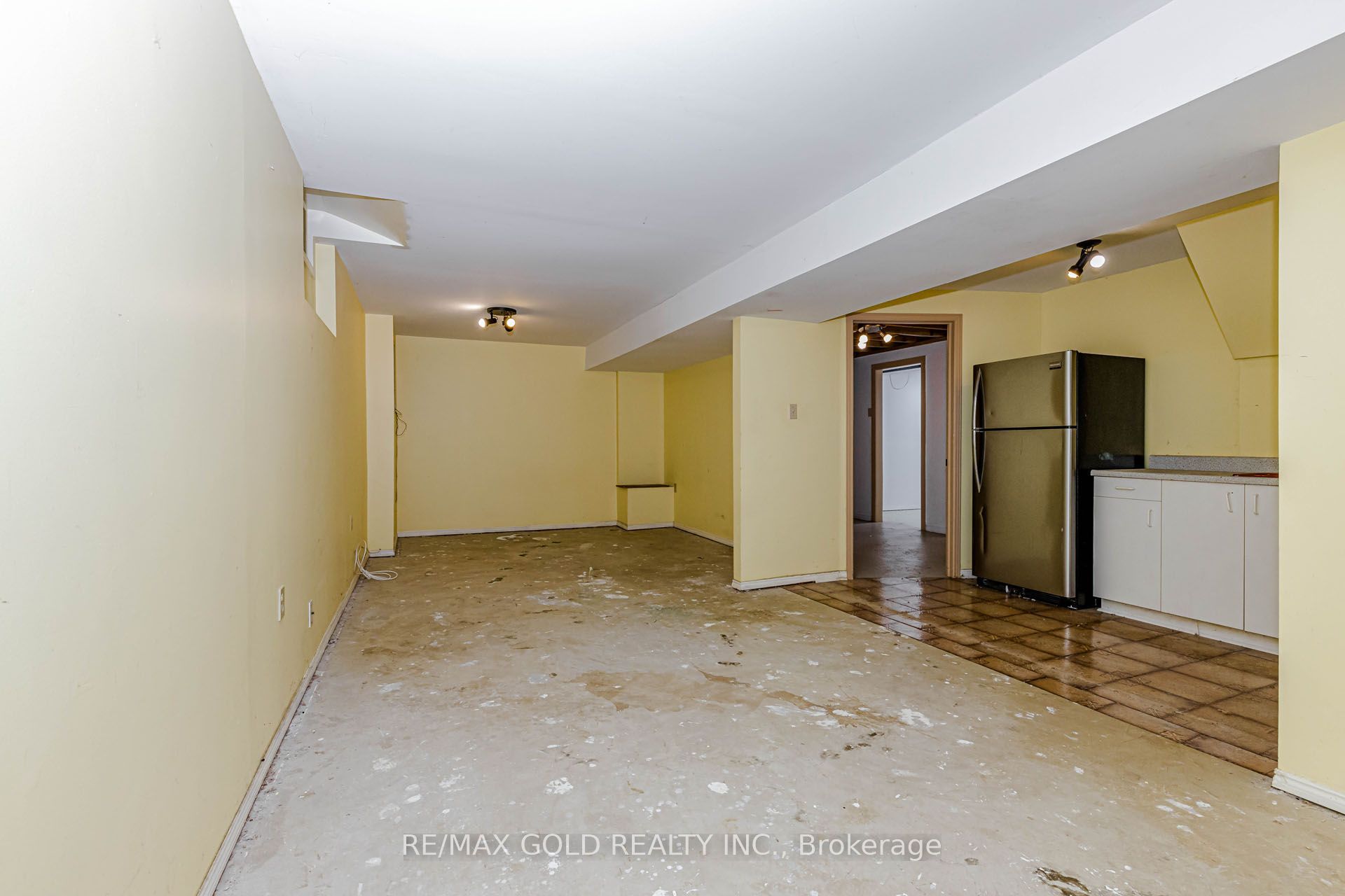 97 Hinchley Wood Grove Property Photo 43