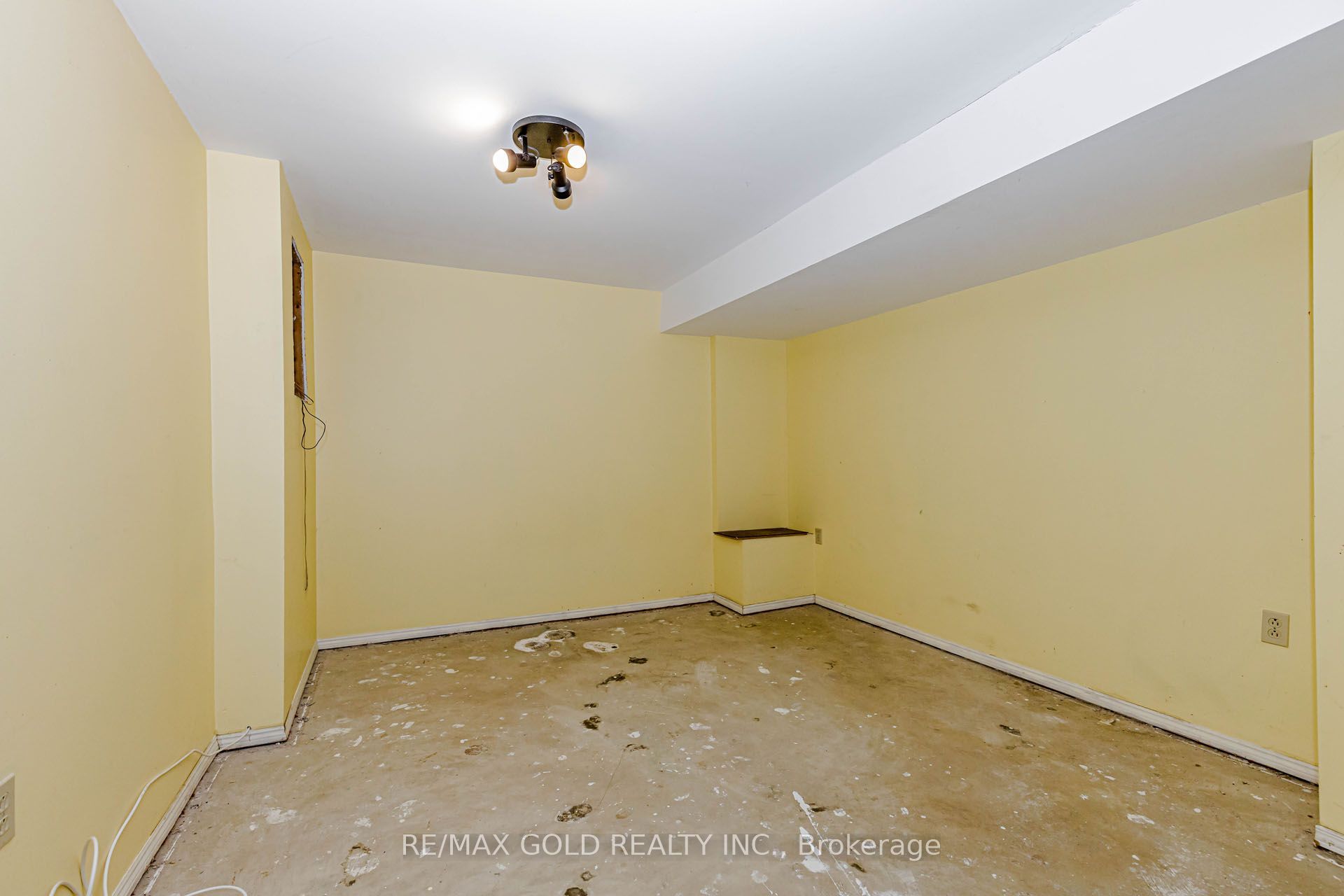 97 Hinchley Wood Grove Property Photo 44