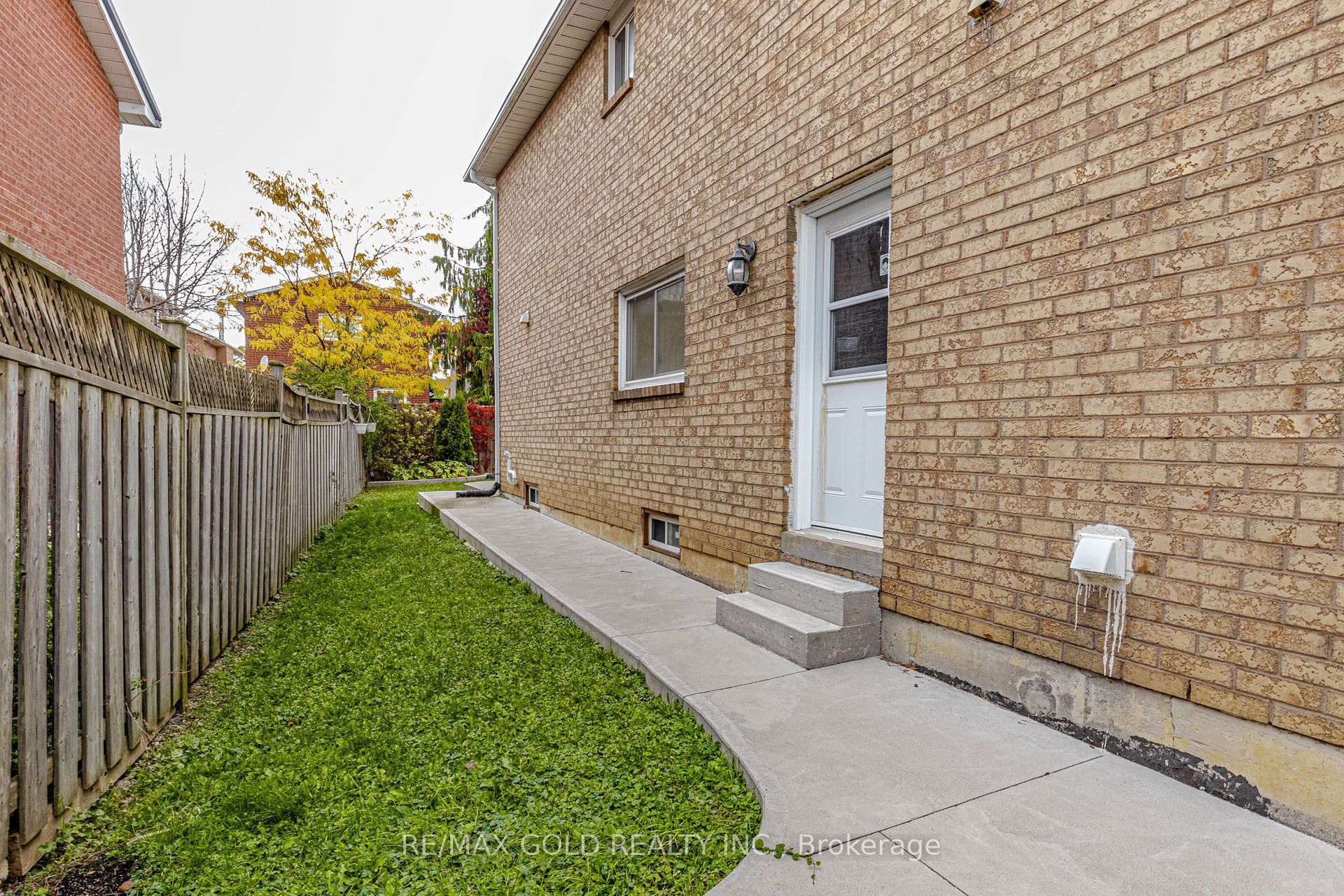 97 Hinchley Wood Grove Property Photo 47