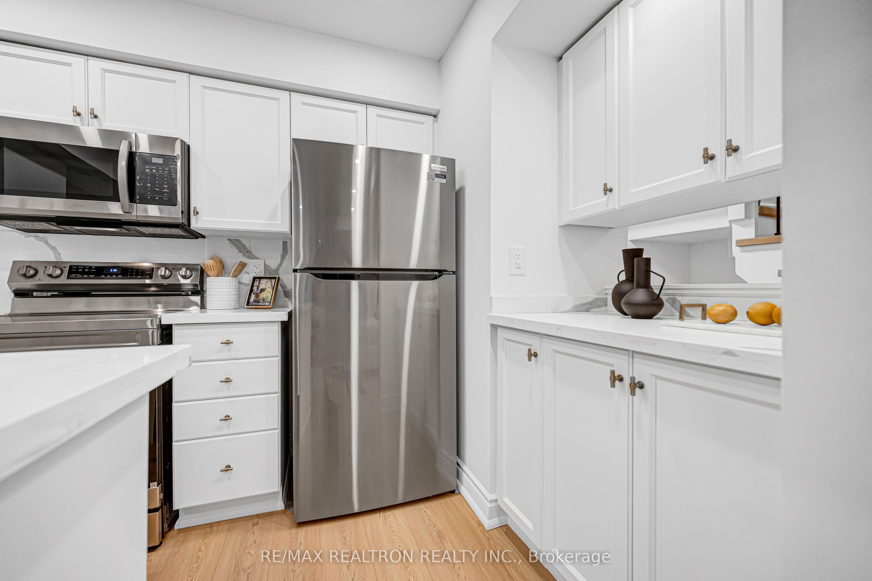 50 Joe Shuster Way 205 Property Photo 19