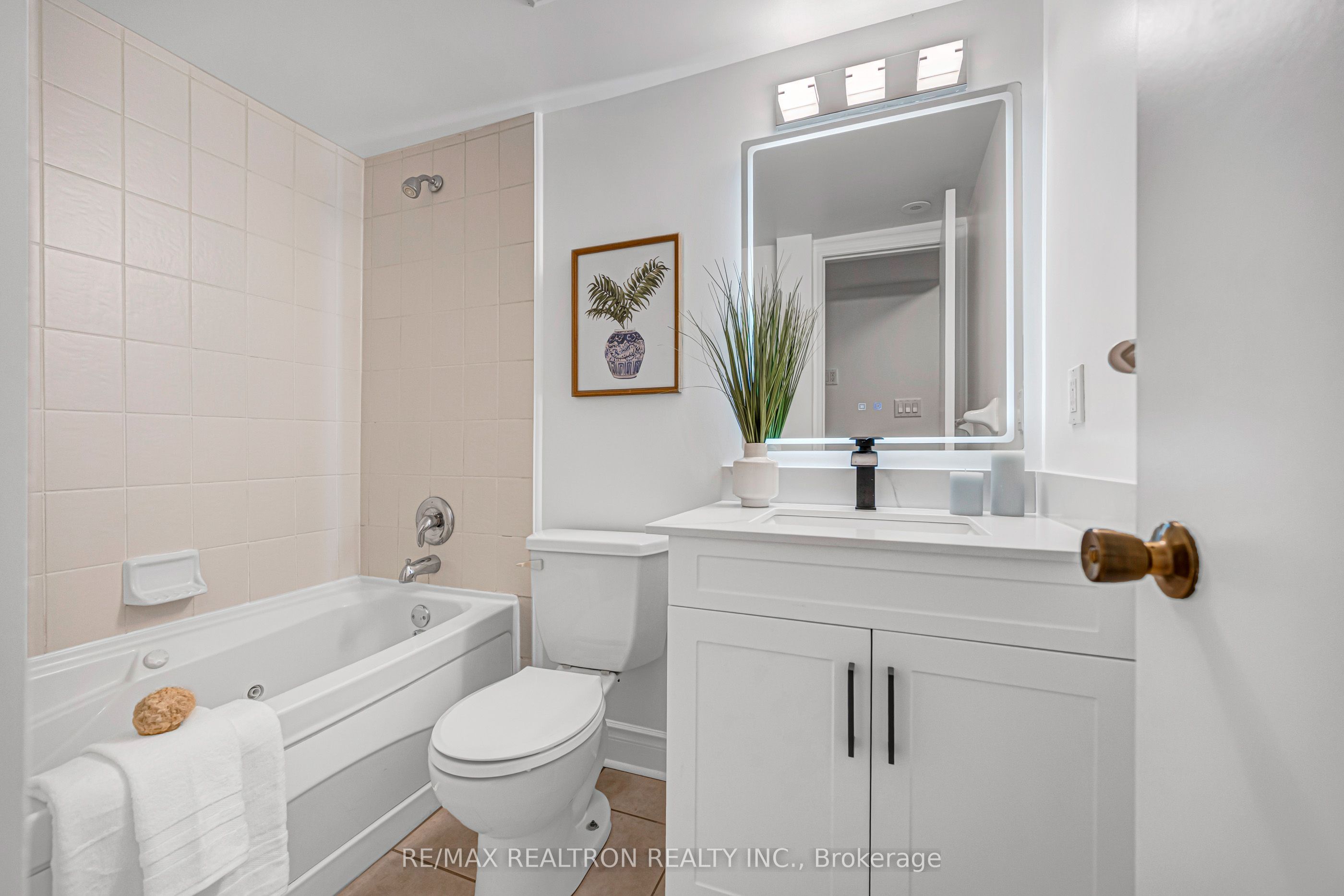 50 Joe Shuster Way 205 Property Photo 29
