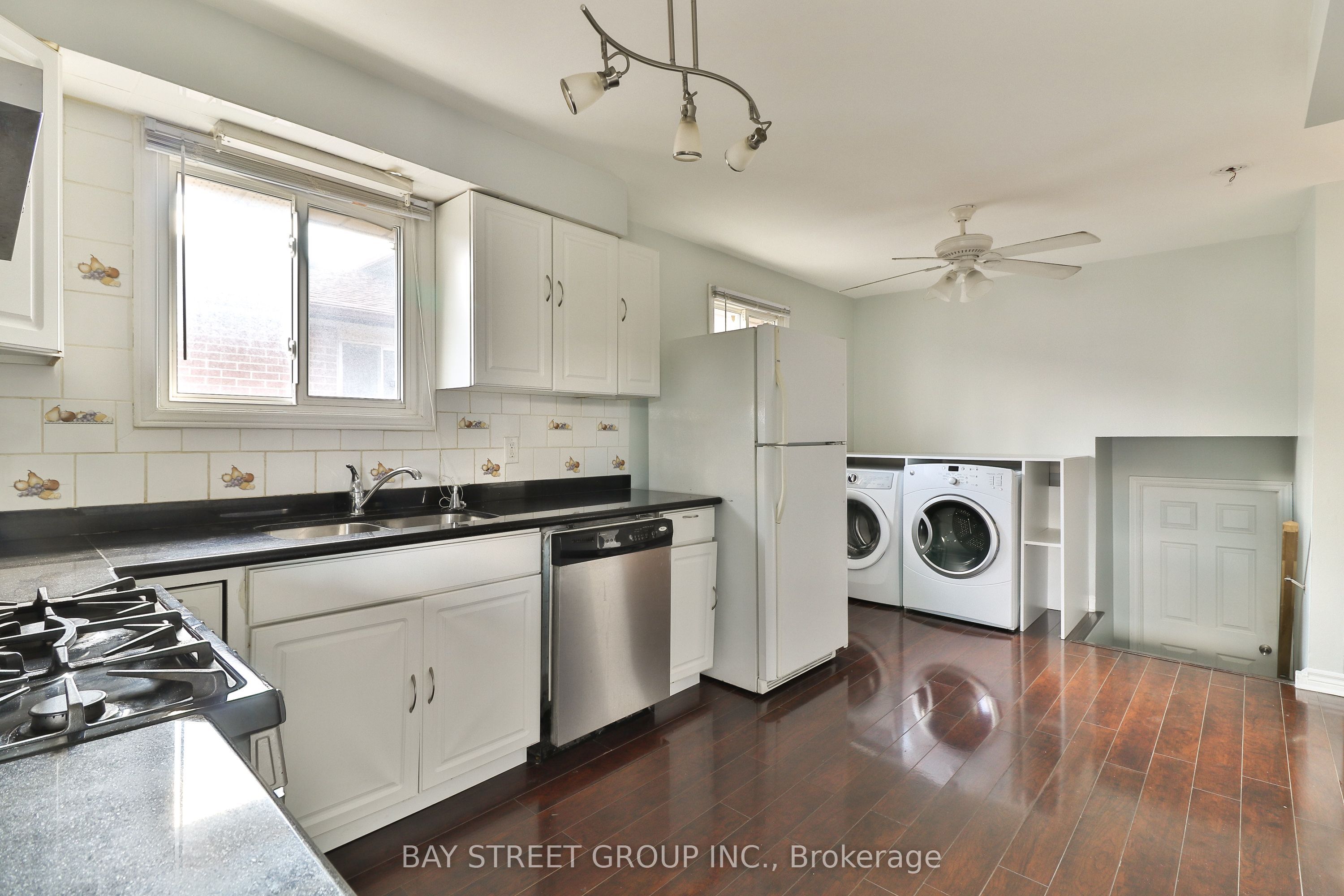 489 Fergo Avenue Upper Unit Property Photo 5