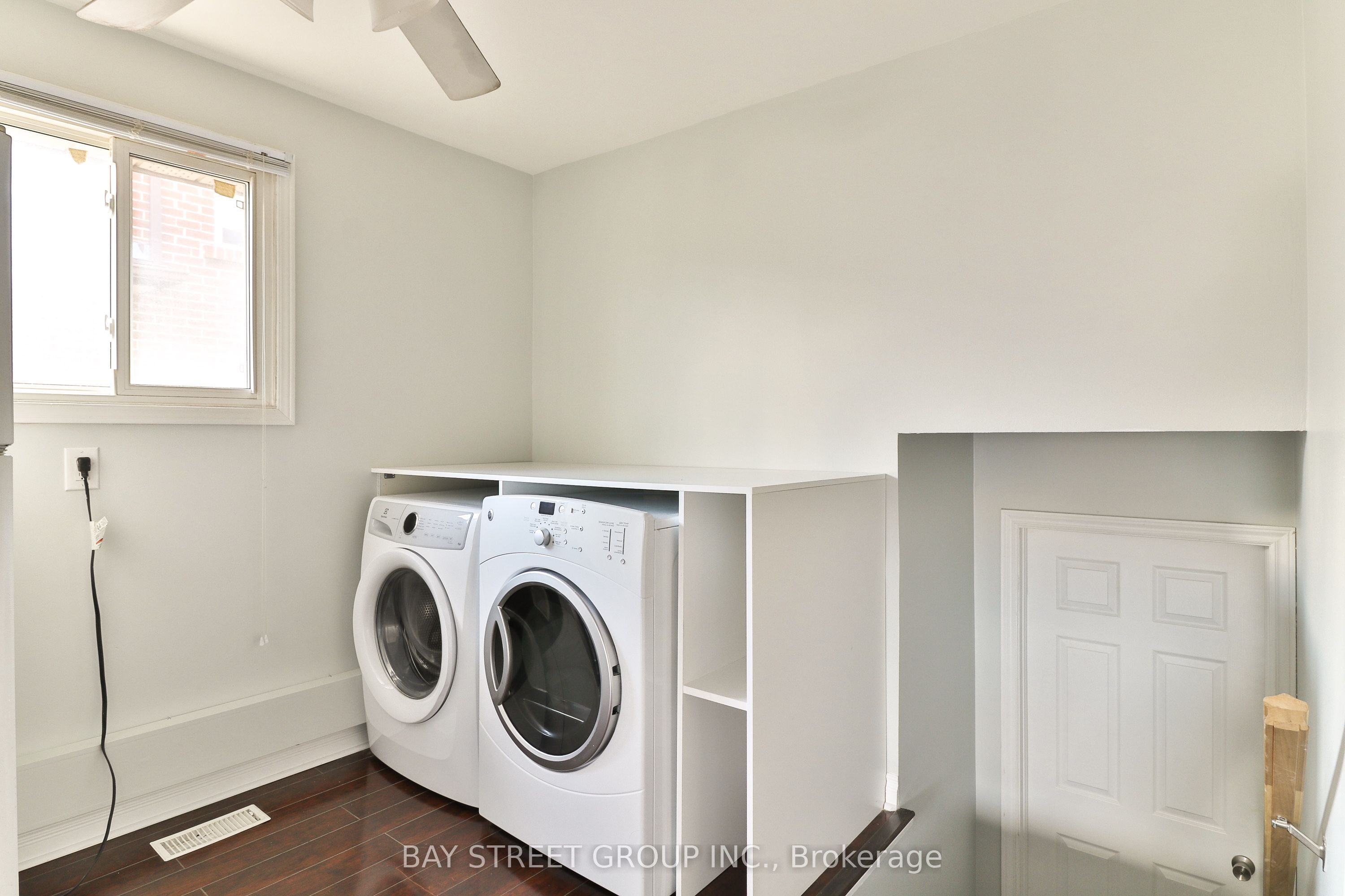 489 Fergo Avenue Upper Unit Property Photo 6