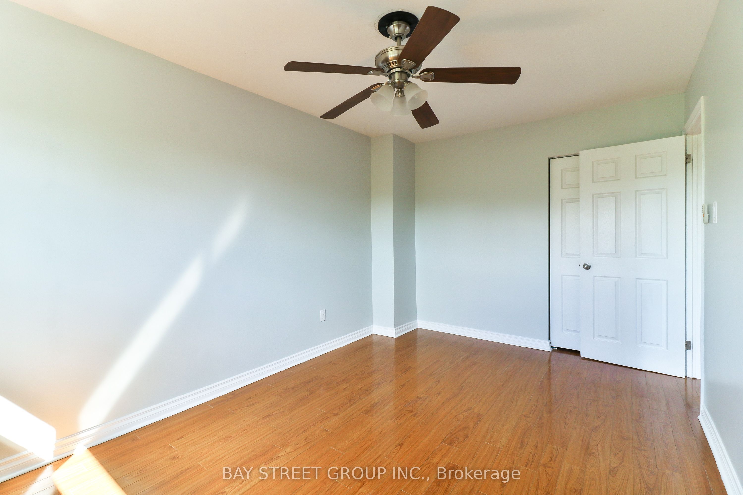 489 Fergo Avenue Upper Unit Property Photo 20