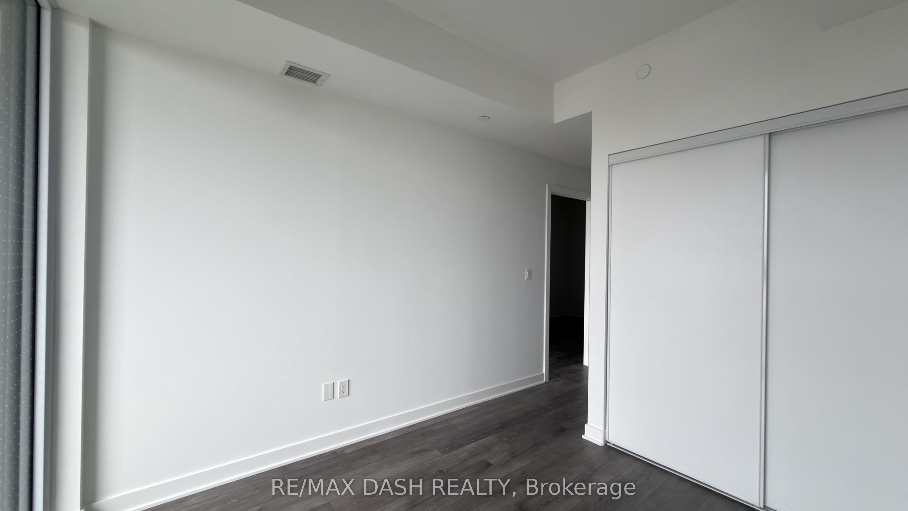 1007 The Queensway Avenue 316 Property Photo 10