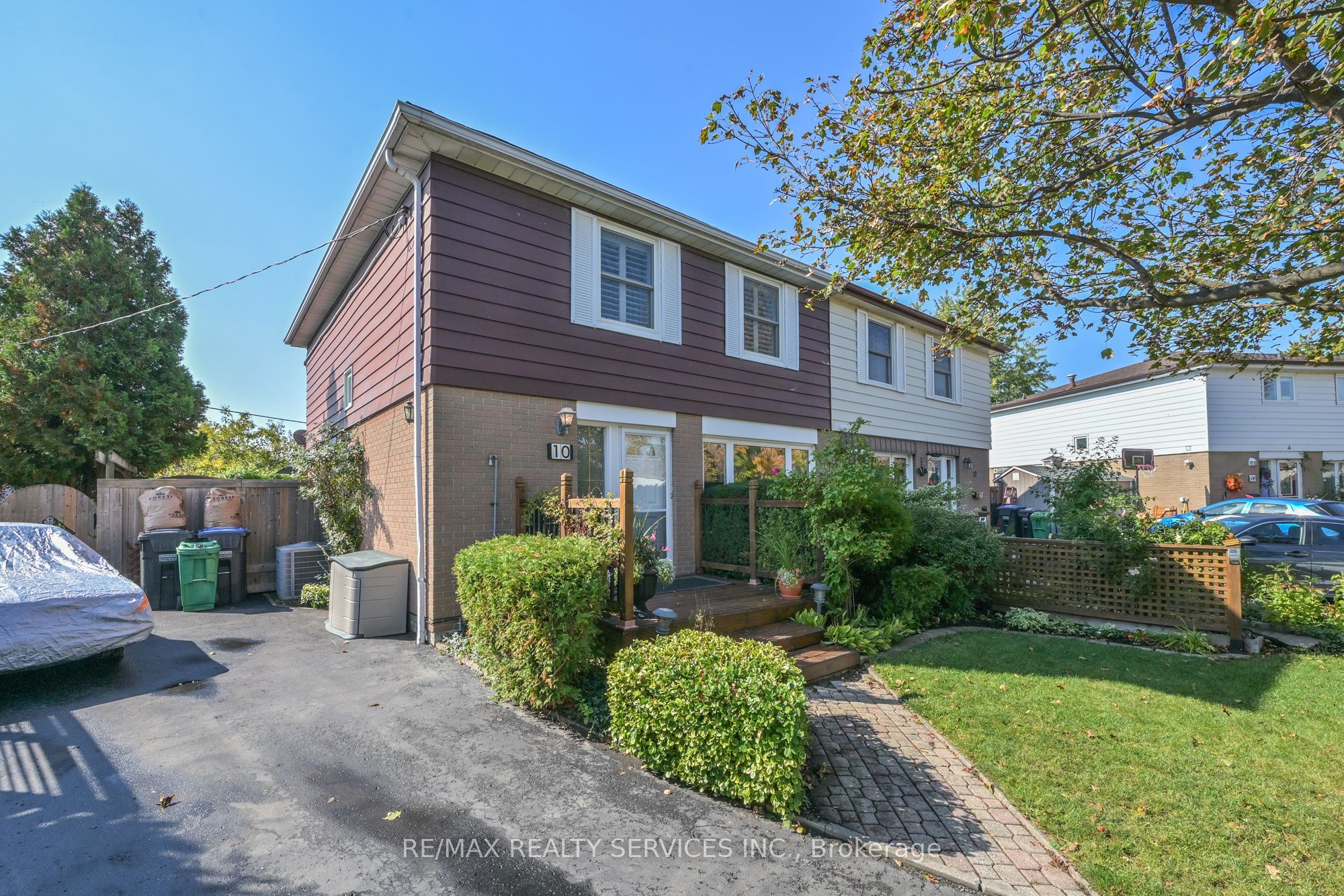 10 Danesbury Crescent Property Photo 2