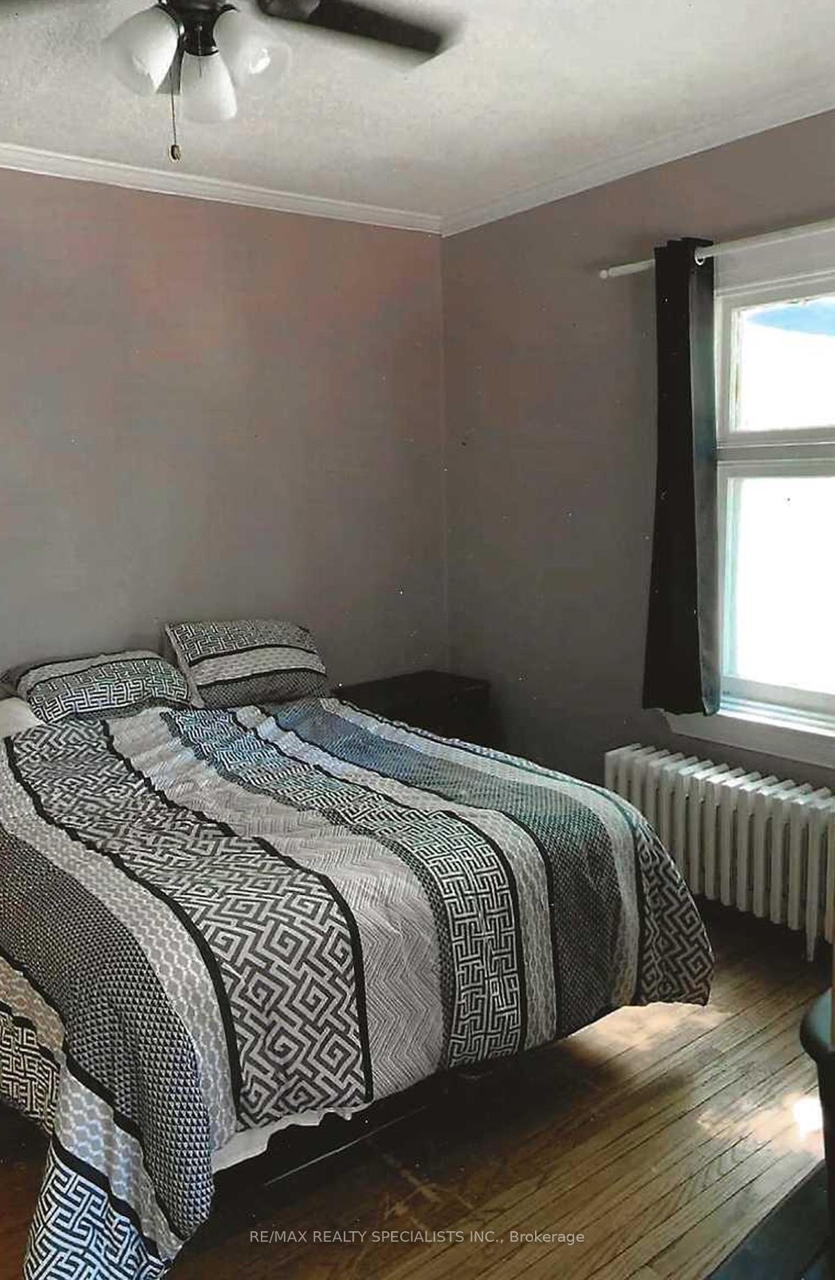 16 Wellington Street E Property Photo 7