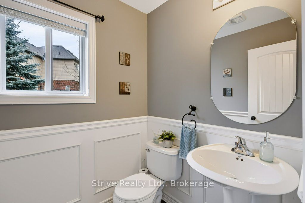 33 Wardlaw Avenue Property Photo 5