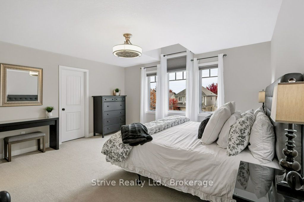33 Wardlaw Avenue Property Photo 20