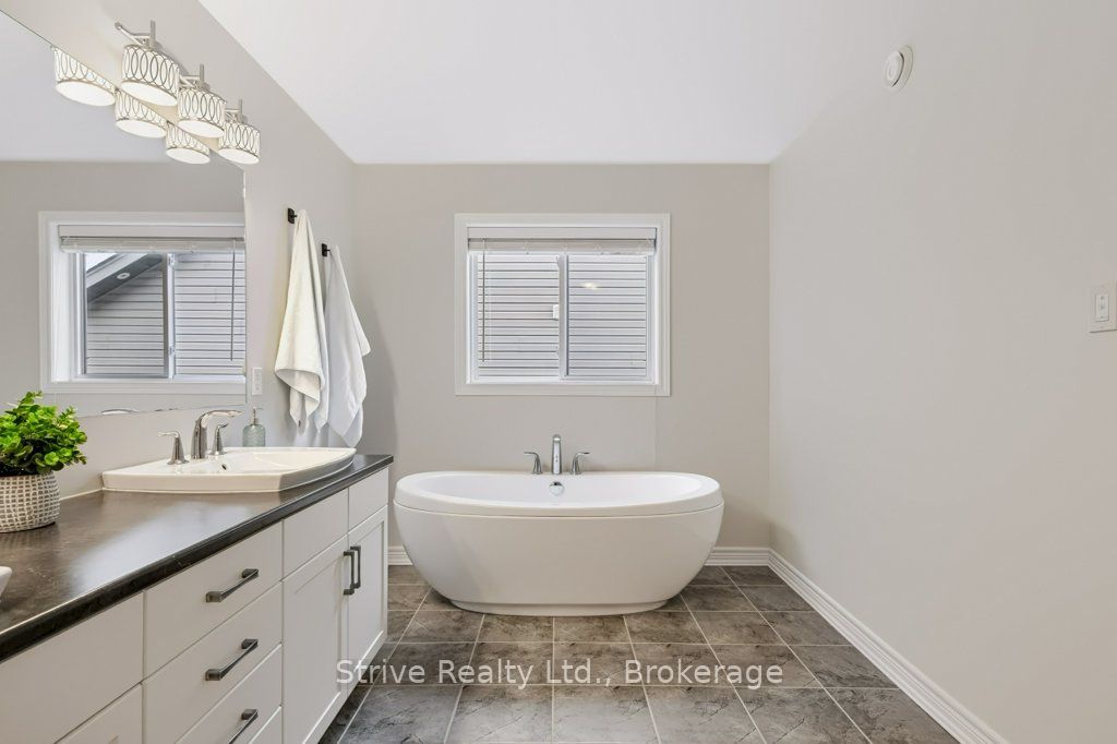 33 Wardlaw Avenue Property Photo 24
