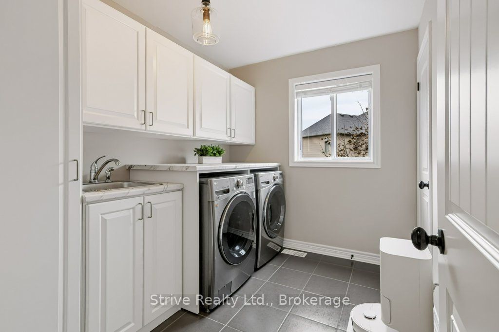 33 Wardlaw Avenue Property Photo 26