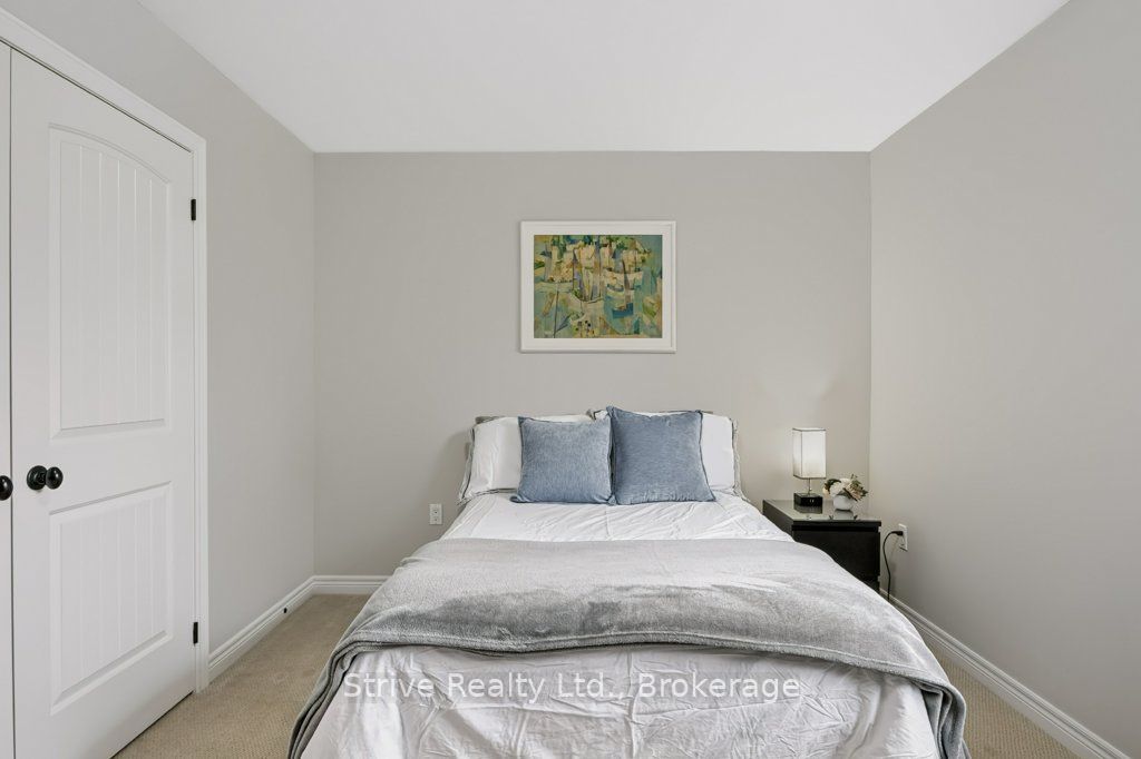 33 Wardlaw Avenue Property Photo 27