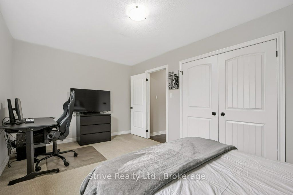 33 Wardlaw Avenue Property Photo 28
