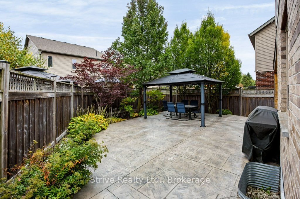 33 Wardlaw Avenue Property Photo 30
