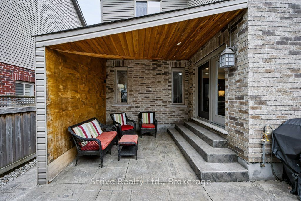 33 Wardlaw Avenue Property Photo 32