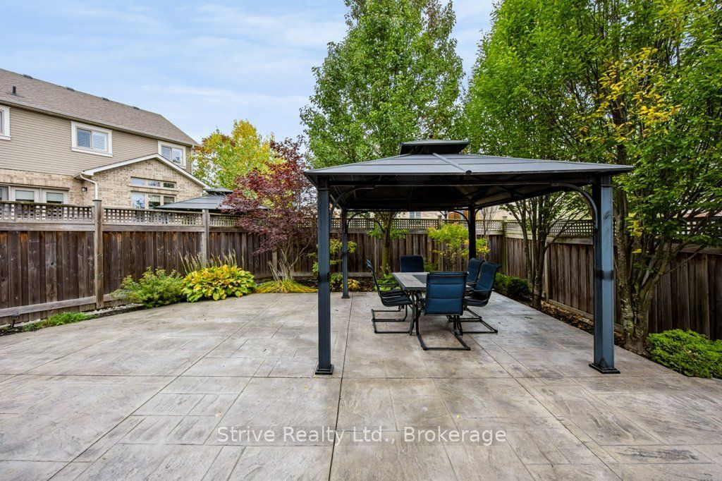 33 Wardlaw Avenue Property Photo 33