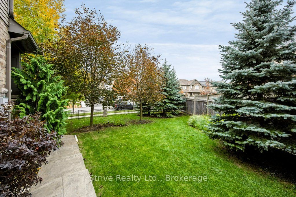 33 Wardlaw Avenue Property Photo 35