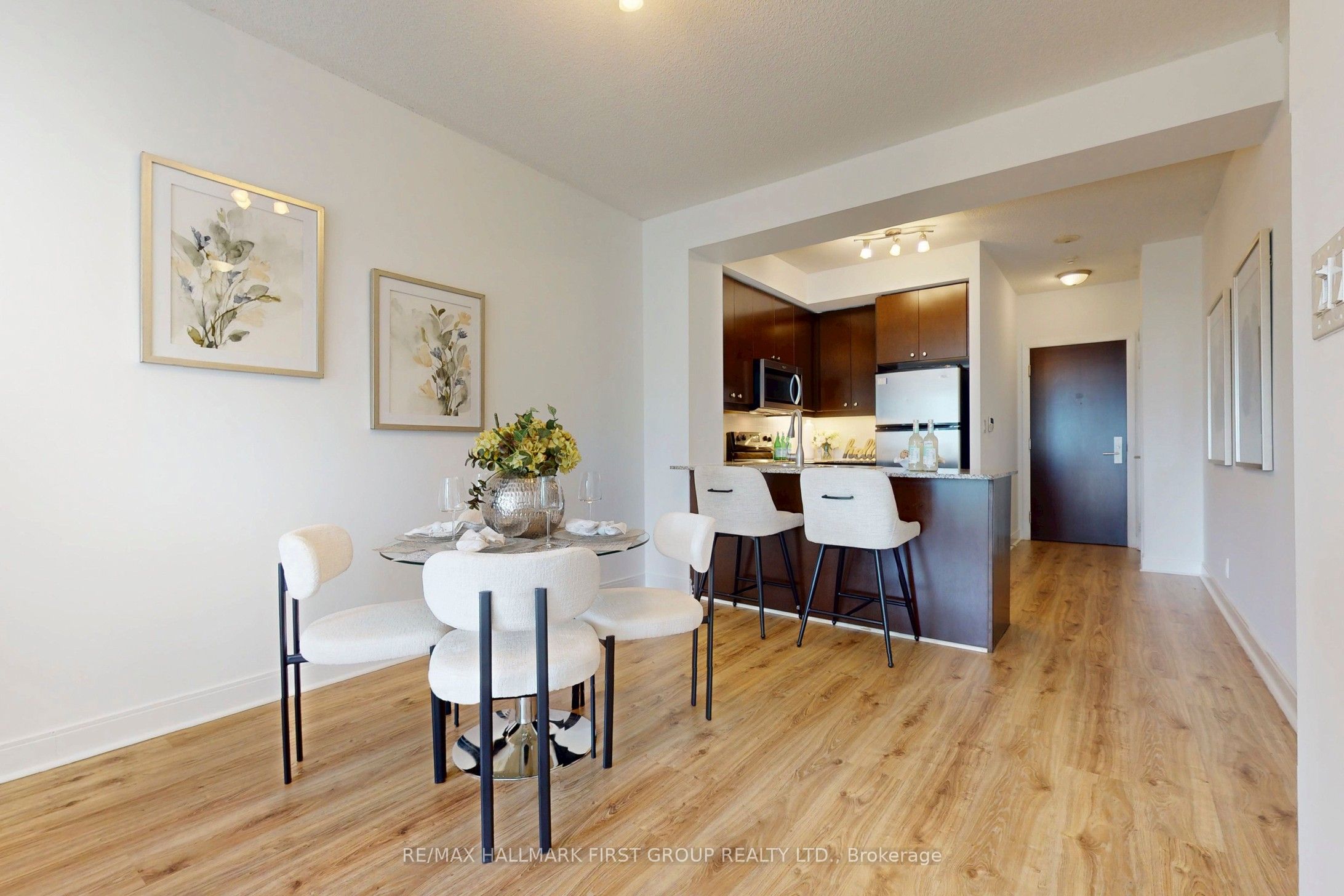 50 Absolute Avenue 603 Property Photo 8