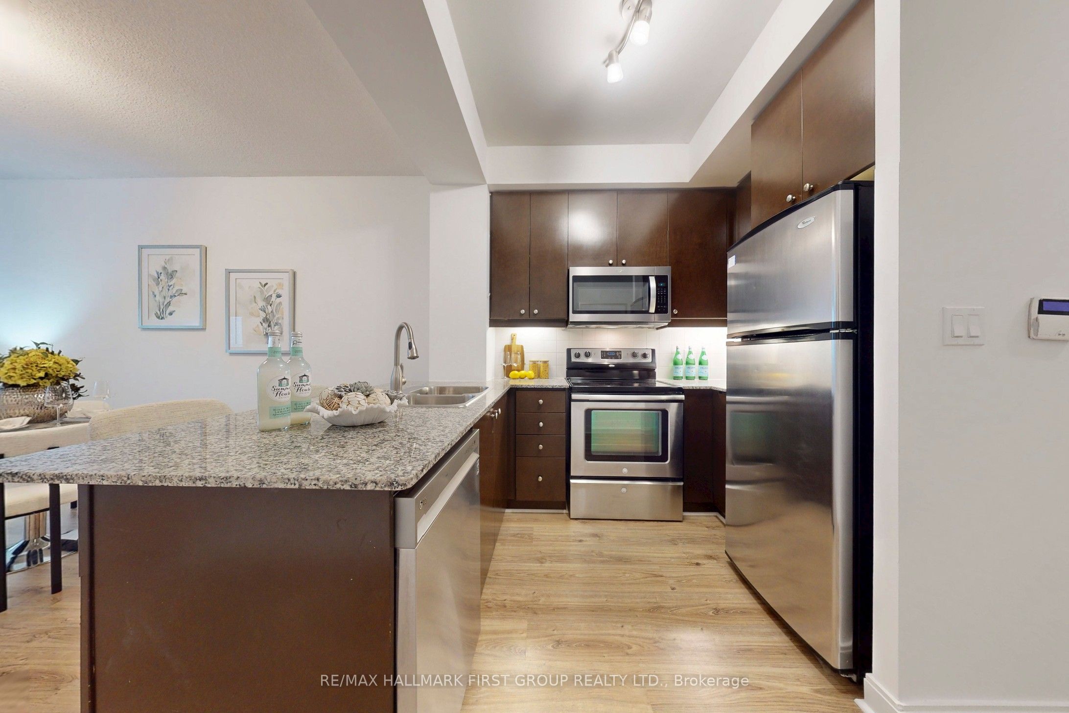 50 Absolute Avenue 603 Property Photo 10