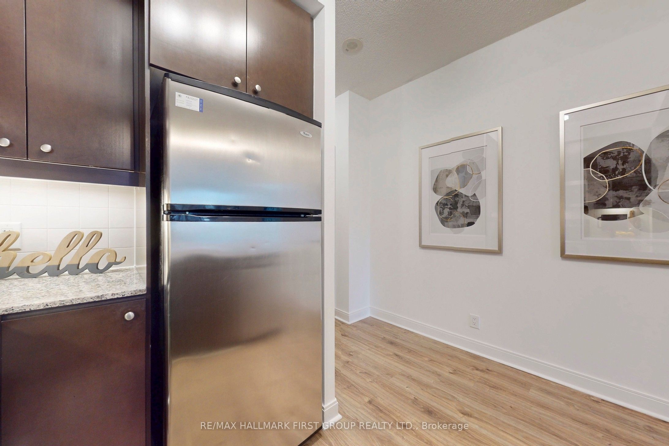 50 Absolute Avenue 603 Property Photo 11