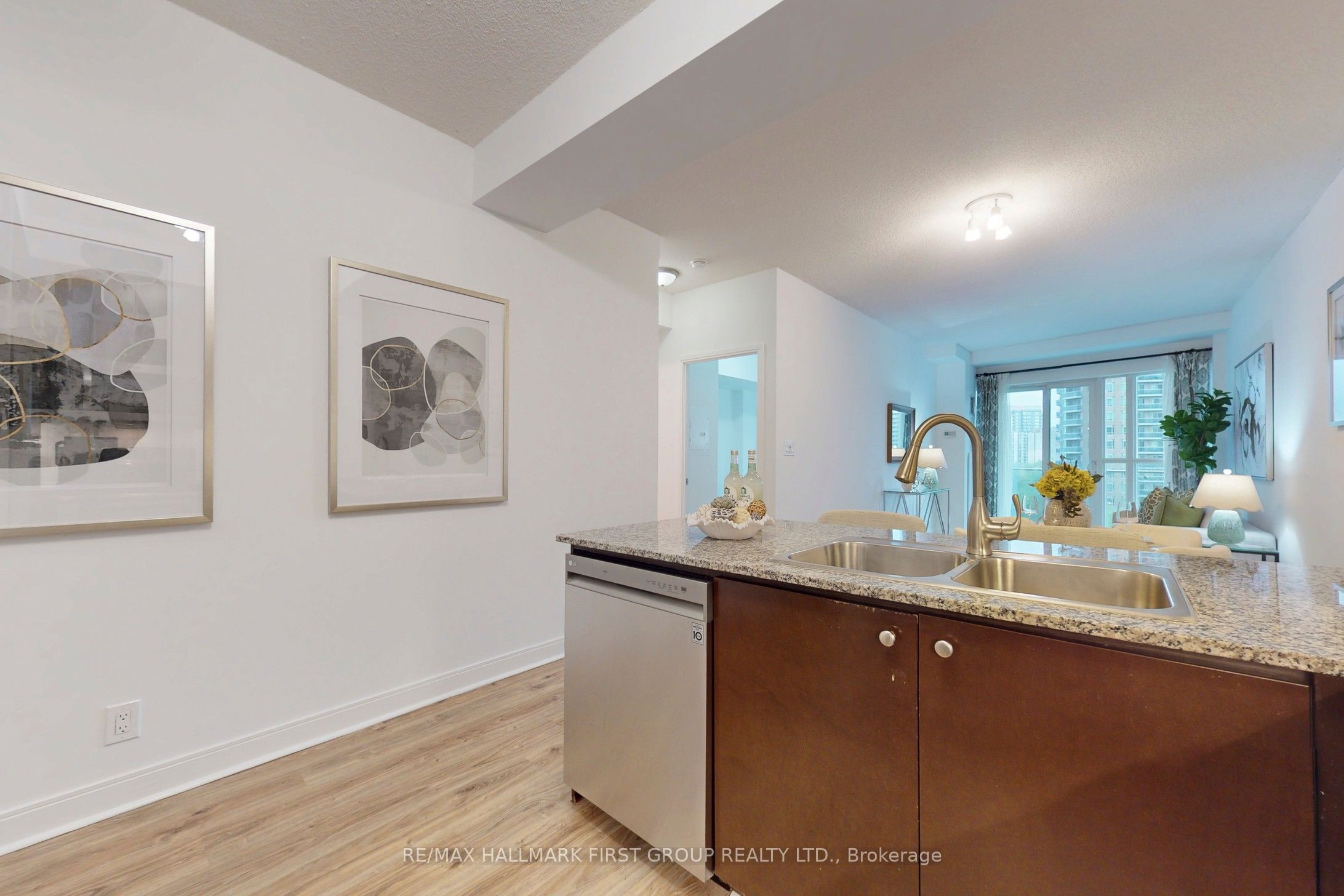 50 Absolute Avenue 603 Property Photo 12