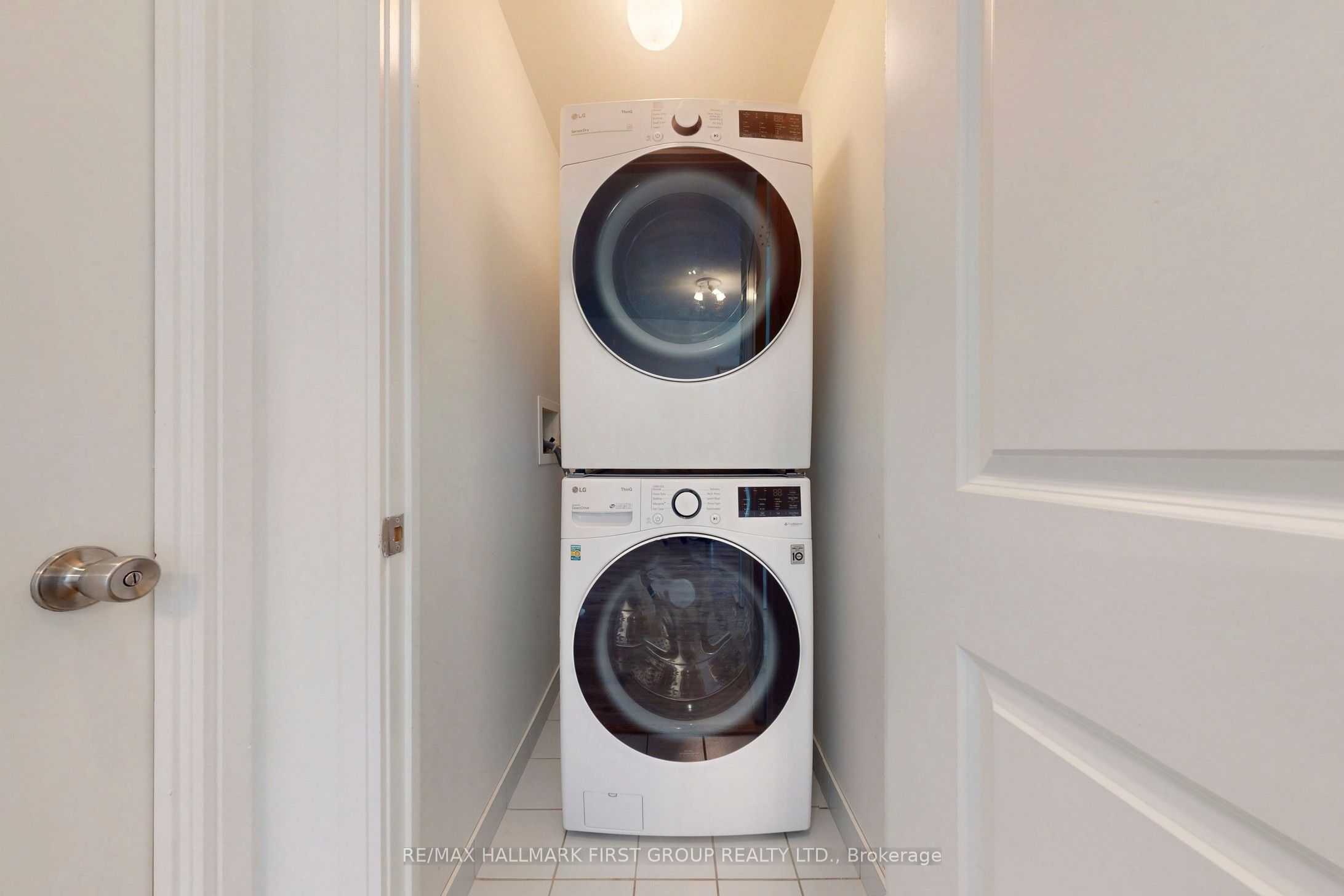 50 Absolute Avenue 603 Property Photo 16