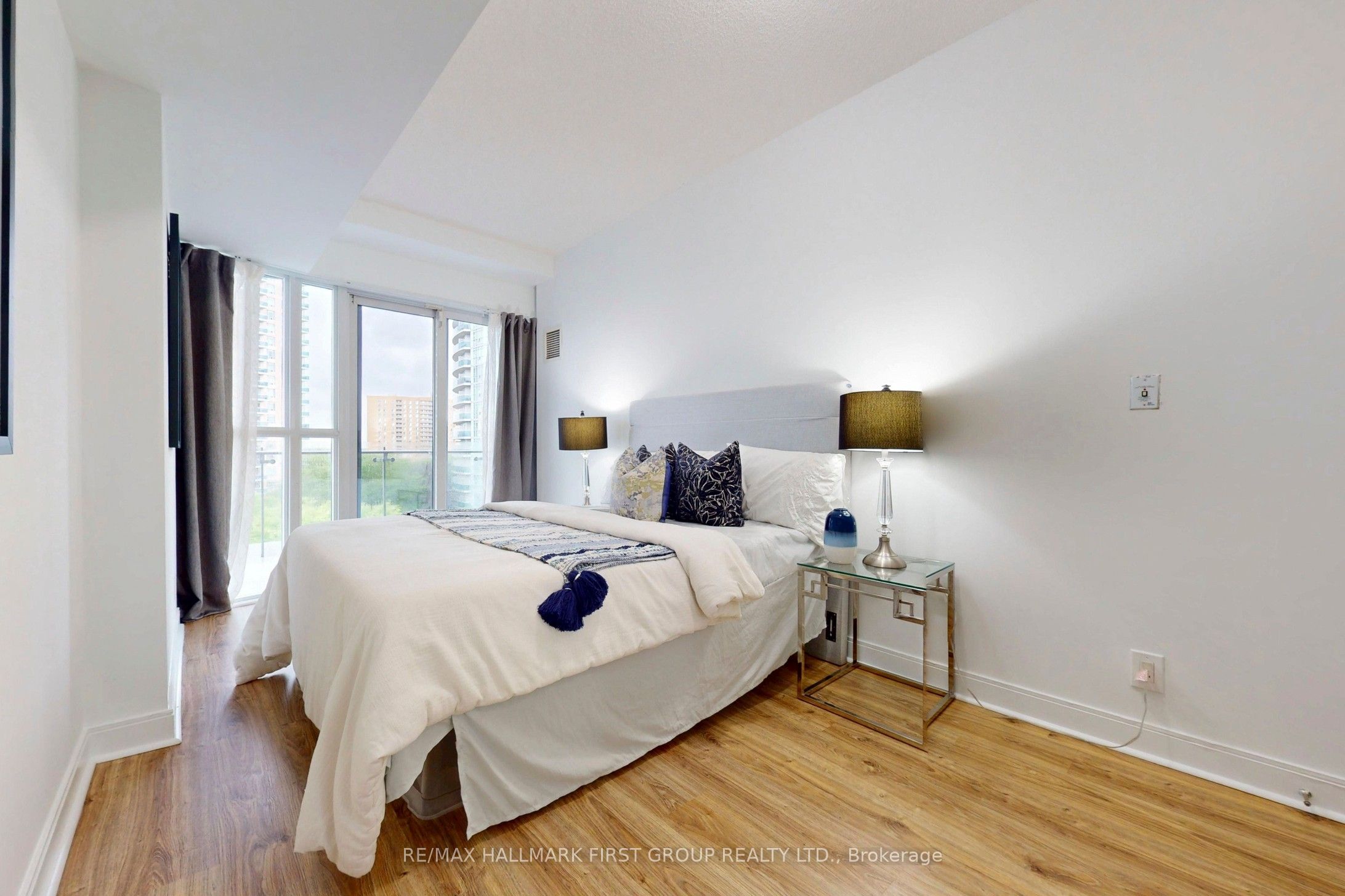 50 Absolute Avenue 603 Property Photo 19