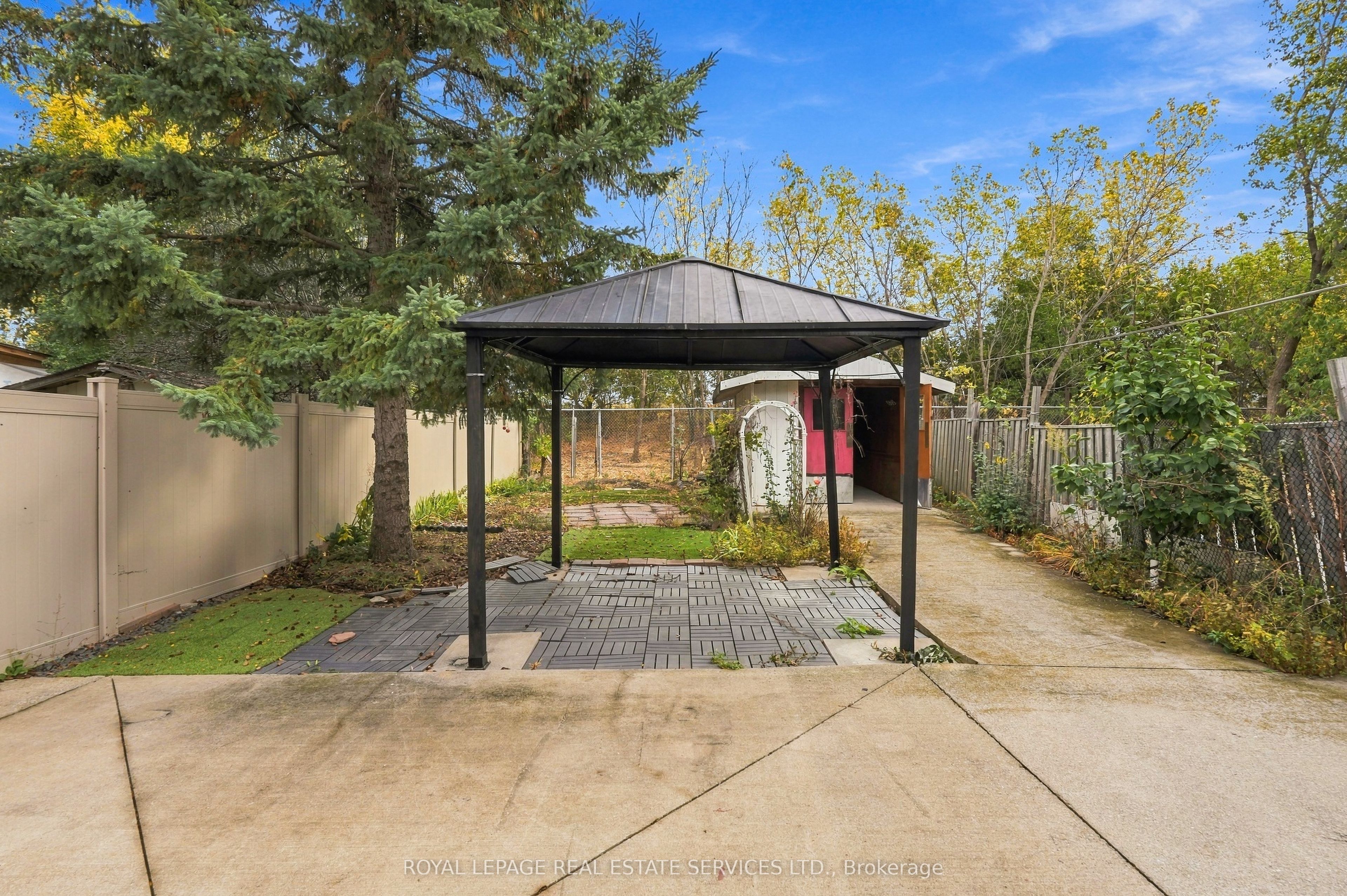 7179 Delmonte Crescent Property Photo 17