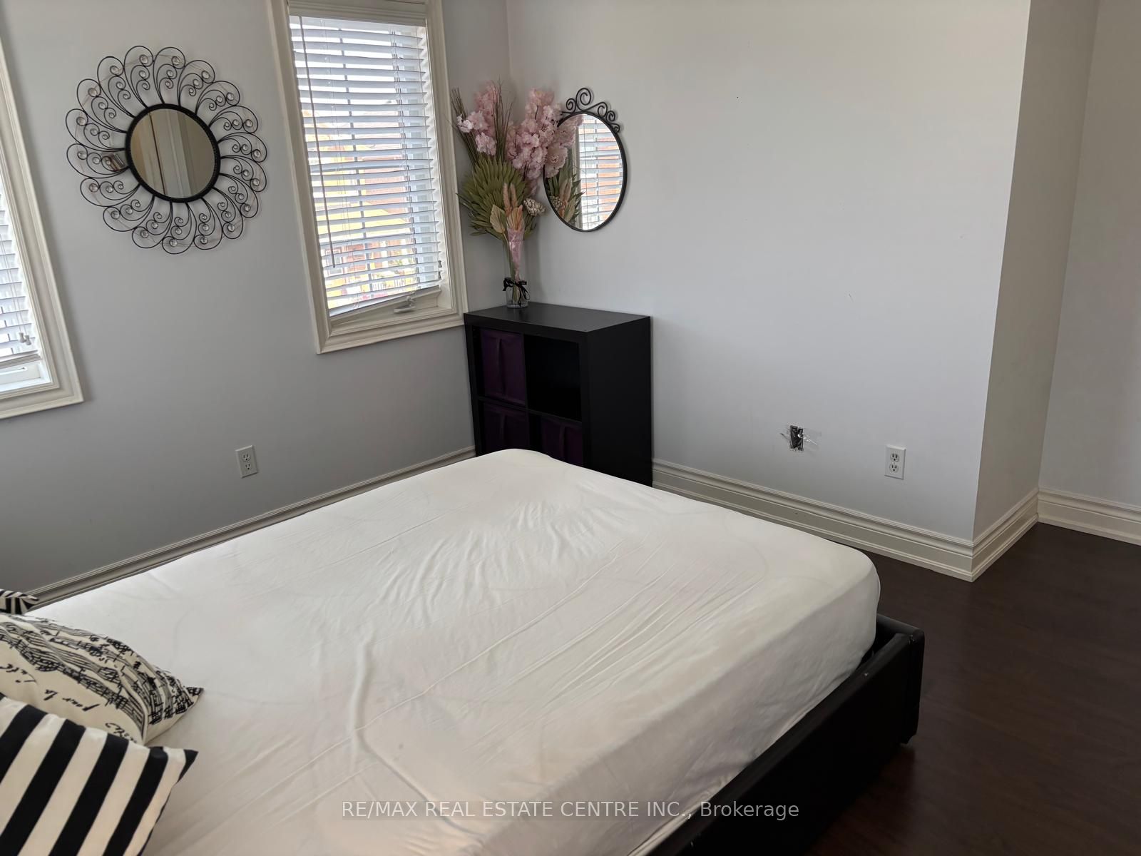 5496 Meadowcrest Avenue Main Property Photo 20