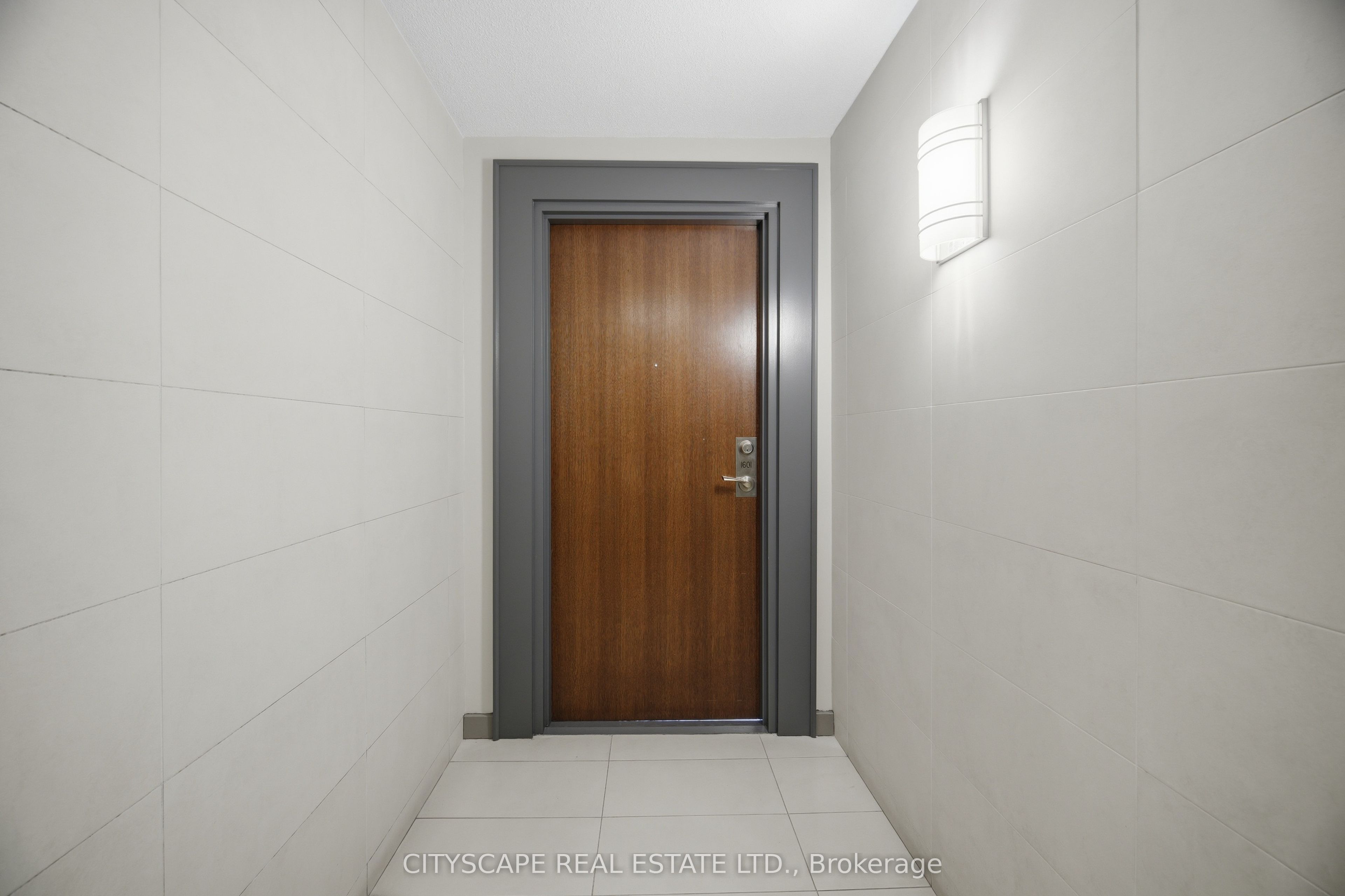215 Queen Street E 1601 Property Photo 4