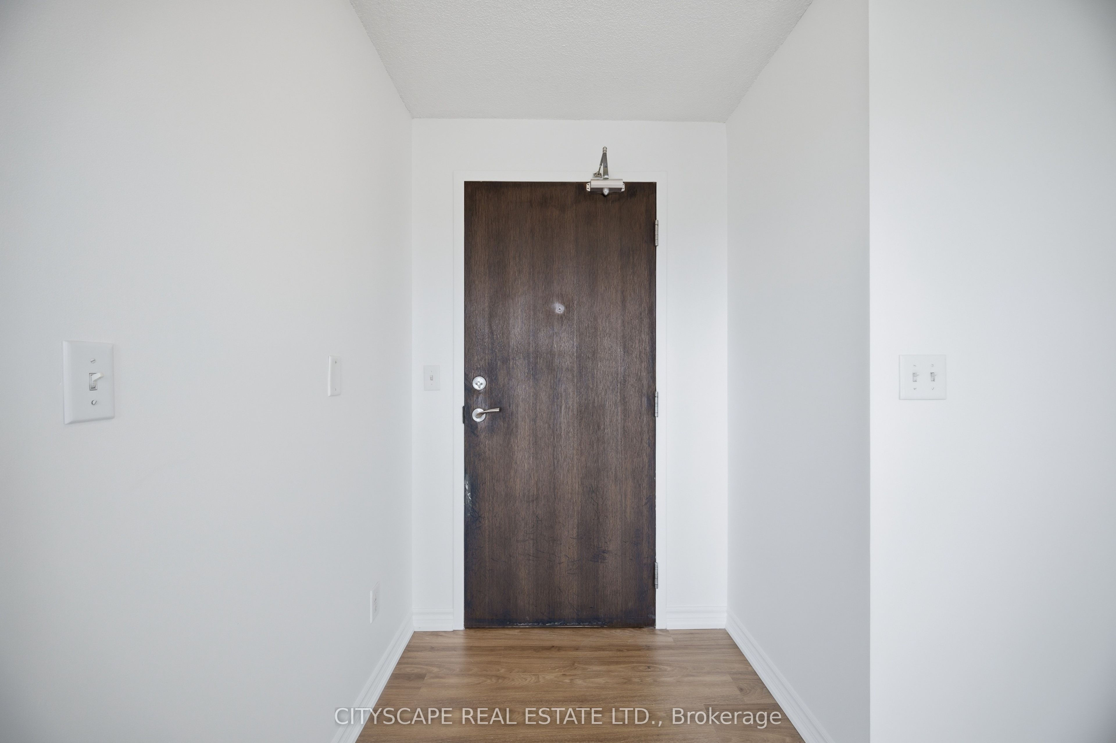 215 Queen Street E 1601 Property Photo 5