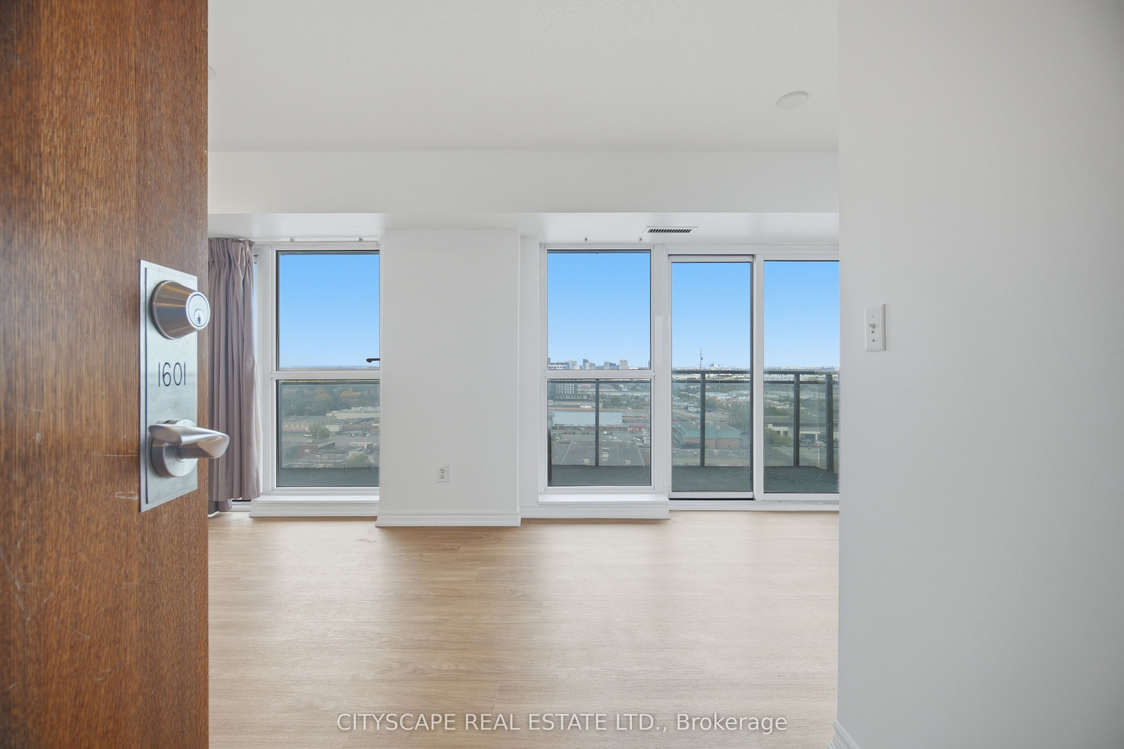 215 Queen Street E 1601 Property Photo 6
