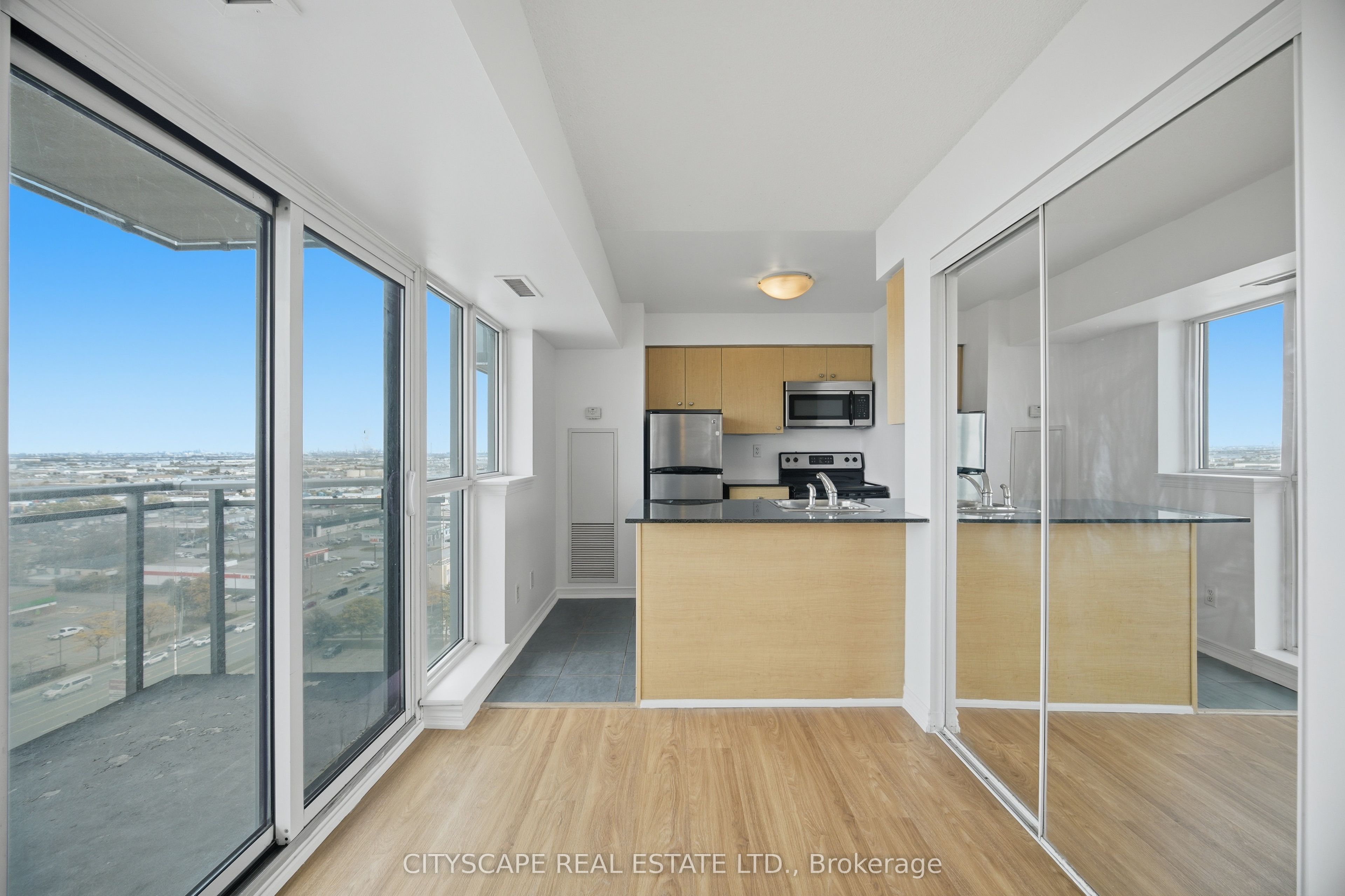 215 Queen Street E 1601 Property Photo 10