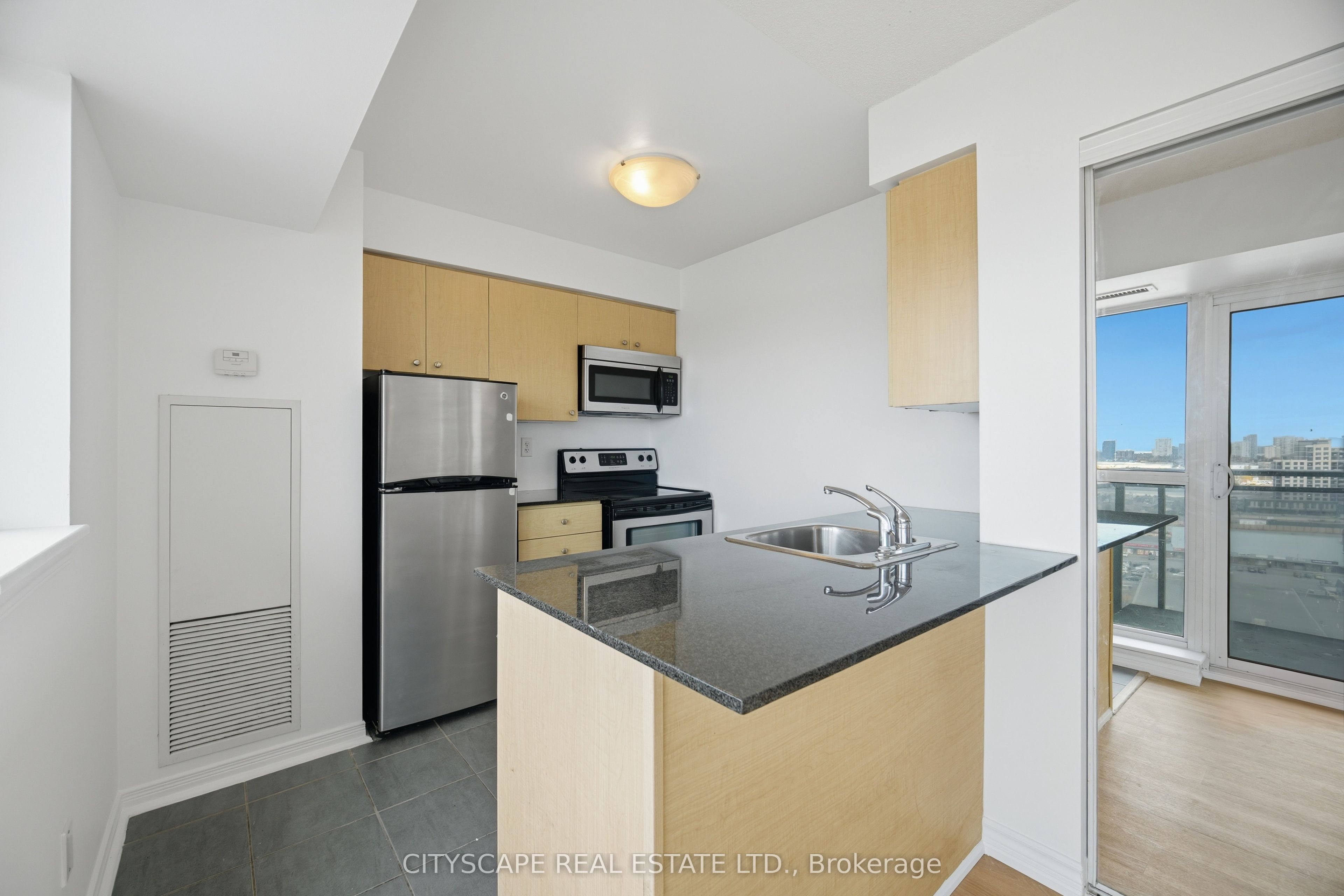 215 Queen Street E 1601 Property Photo 11