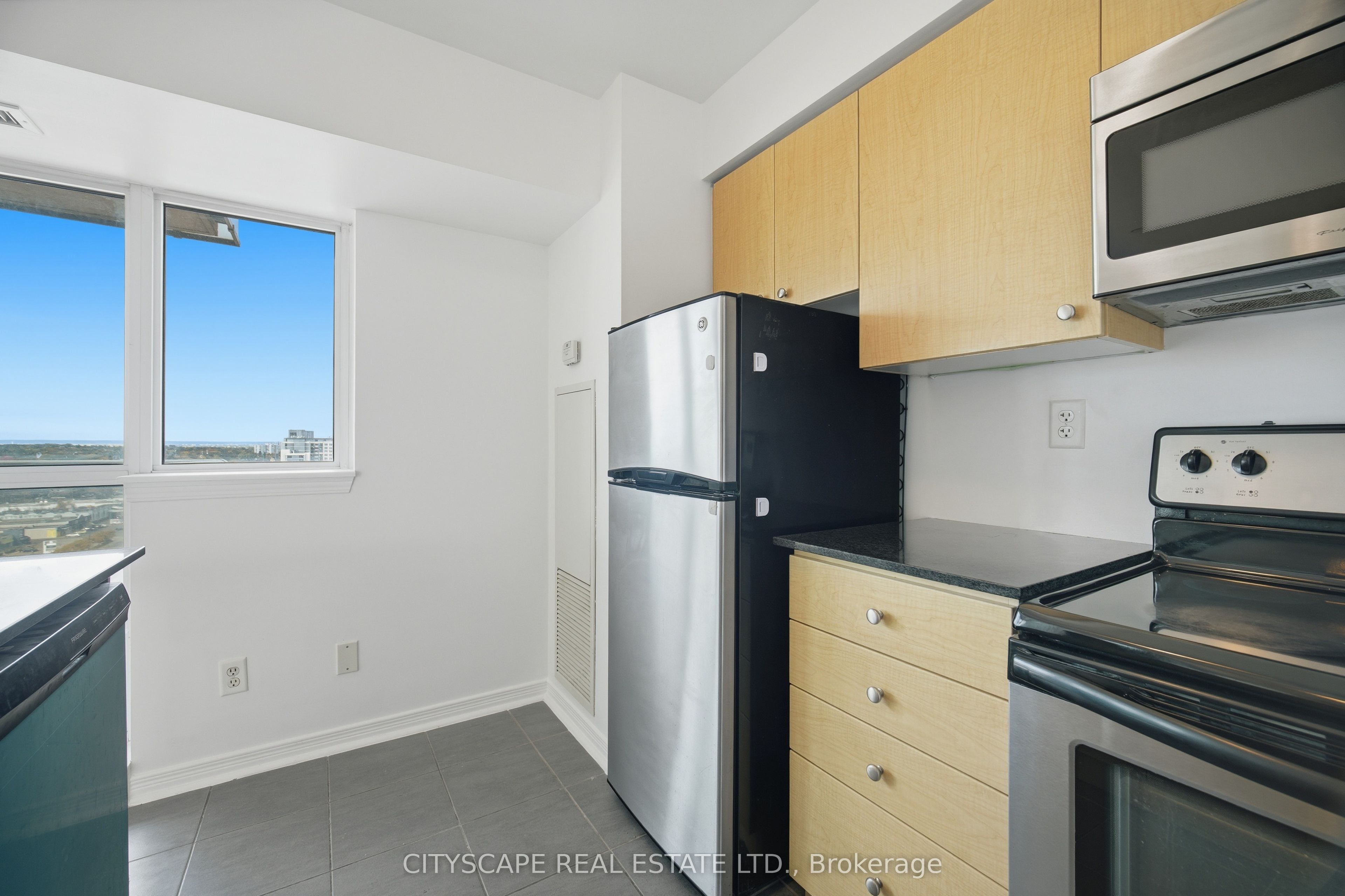 215 Queen Street E 1601 Property Photo 13