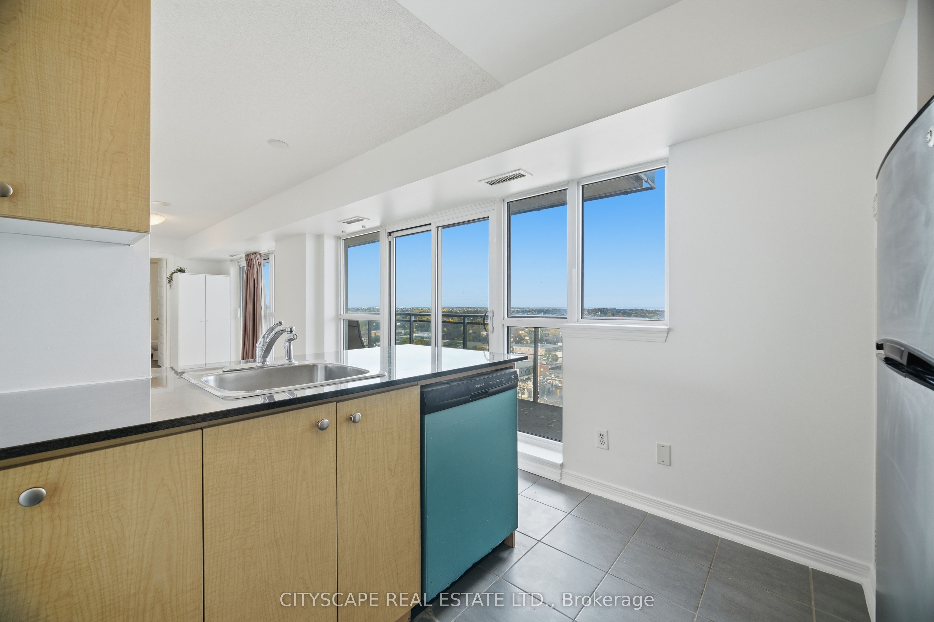 215 Queen Street E 1601 Property Photo 14