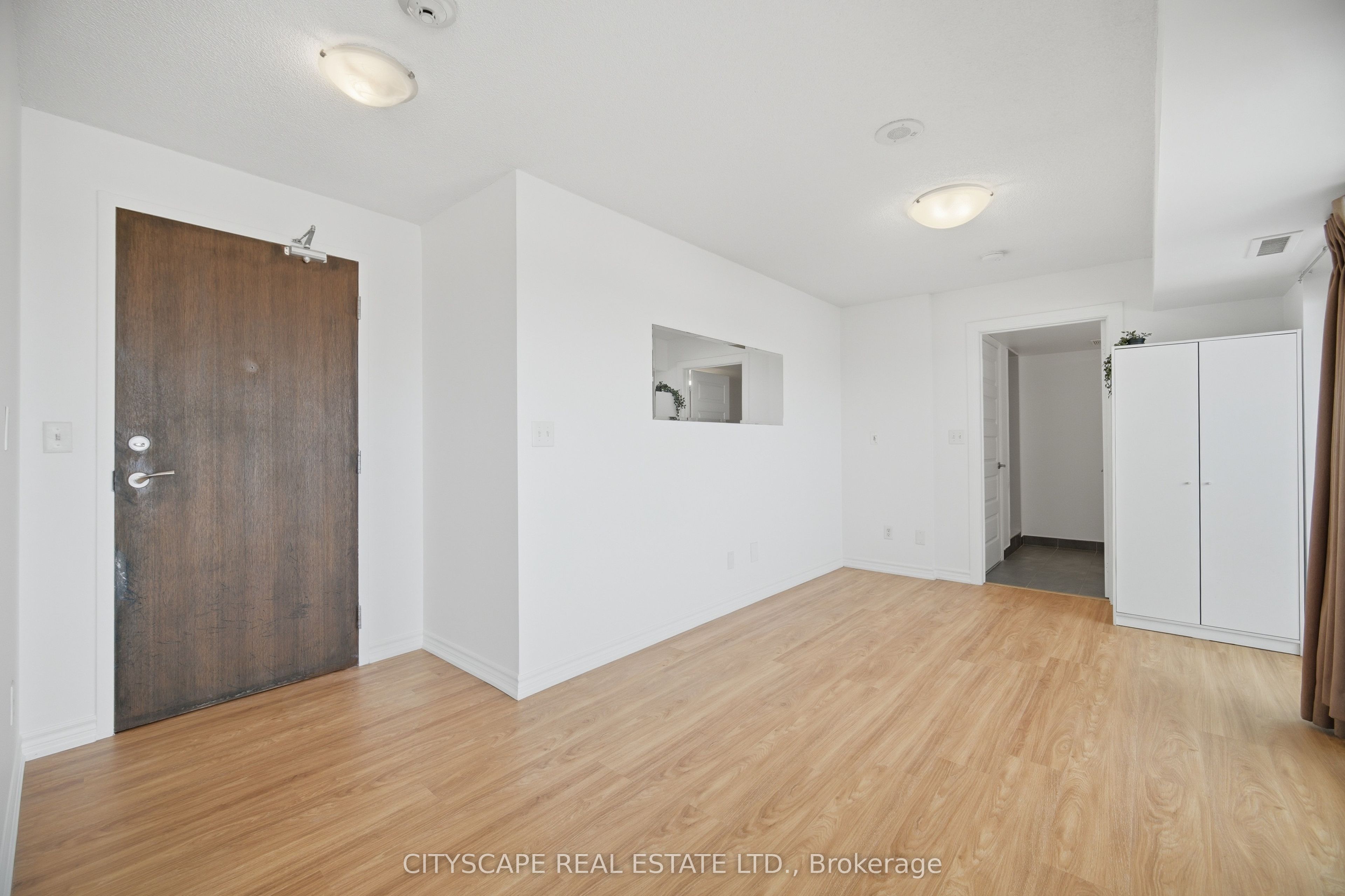 215 Queen Street E 1601 Property Photo 15