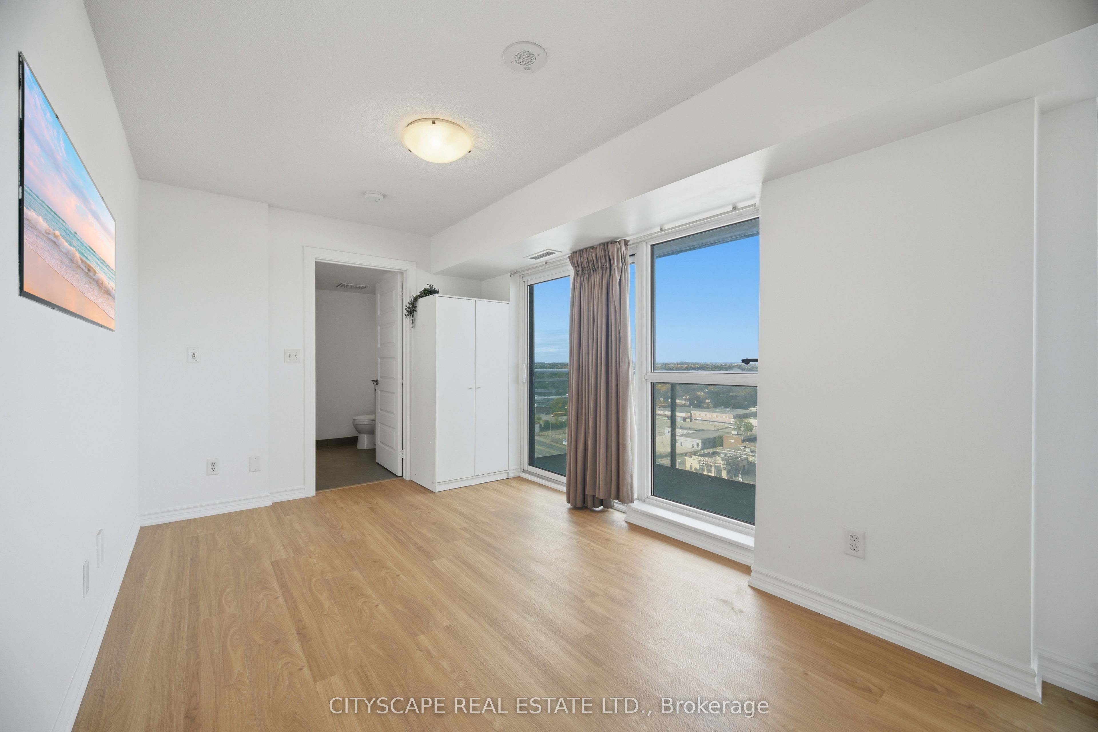 215 Queen Street E 1601 Property Photo 18