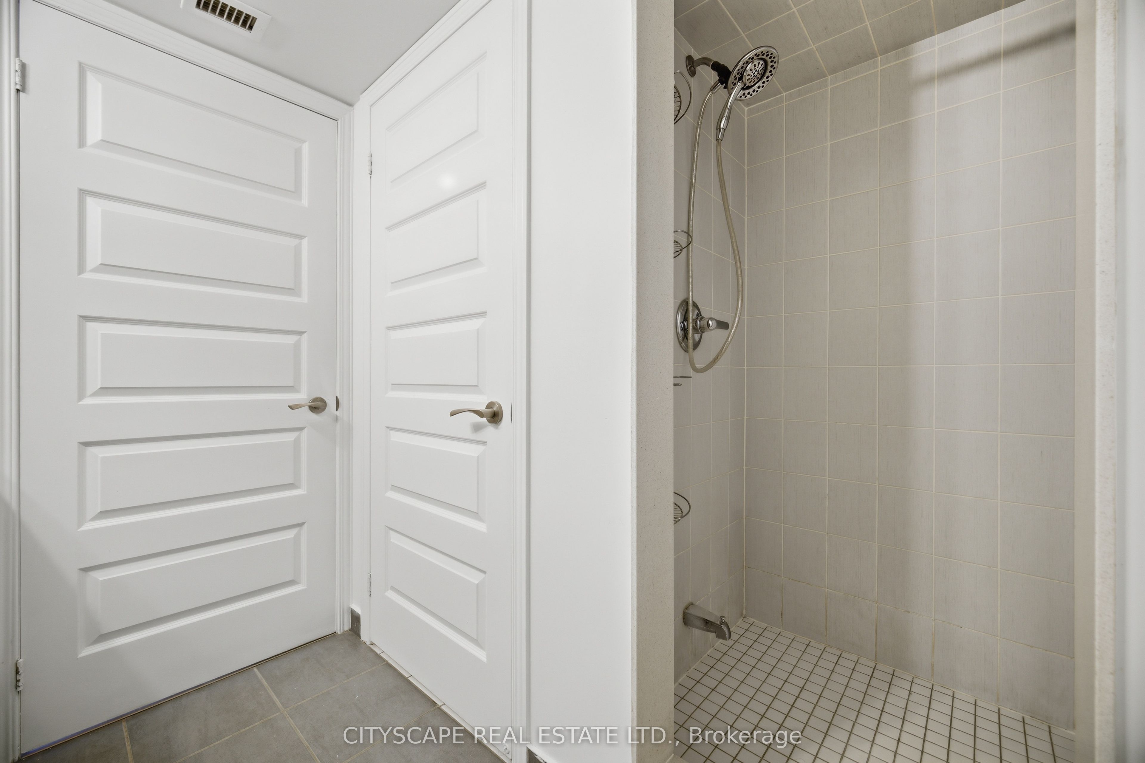 215 Queen Street E 1601 Property Photo 20