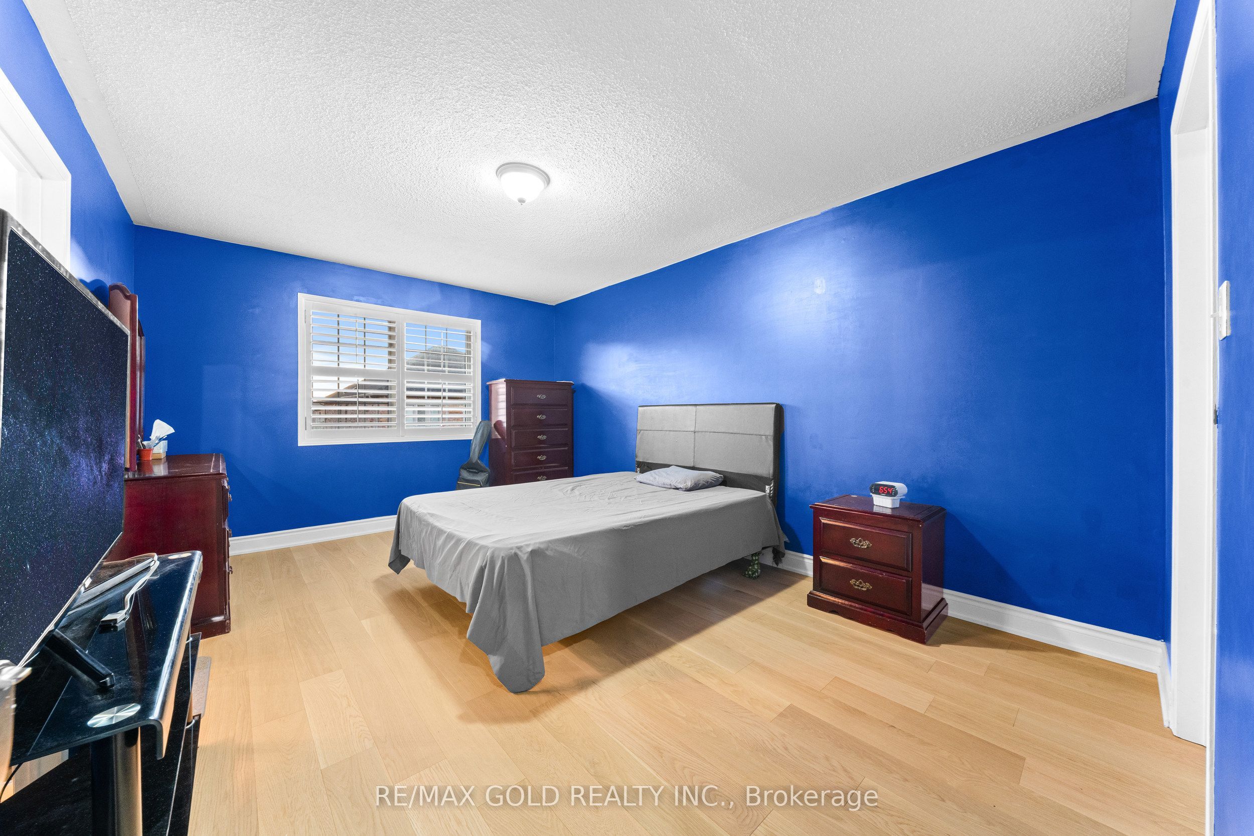 107 Crystalview Crescent Property Photo 11