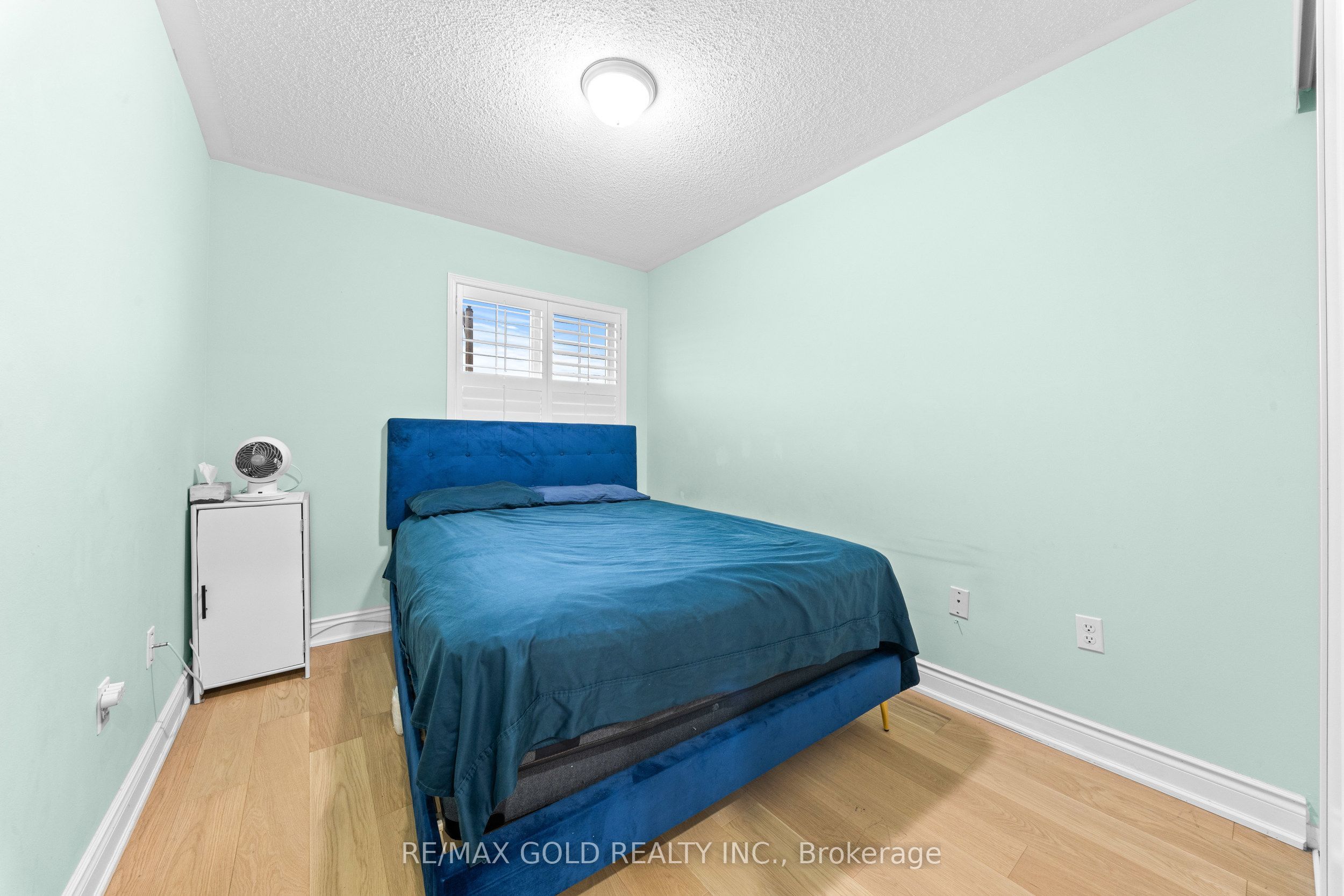 107 Crystalview Crescent Property Photo 14