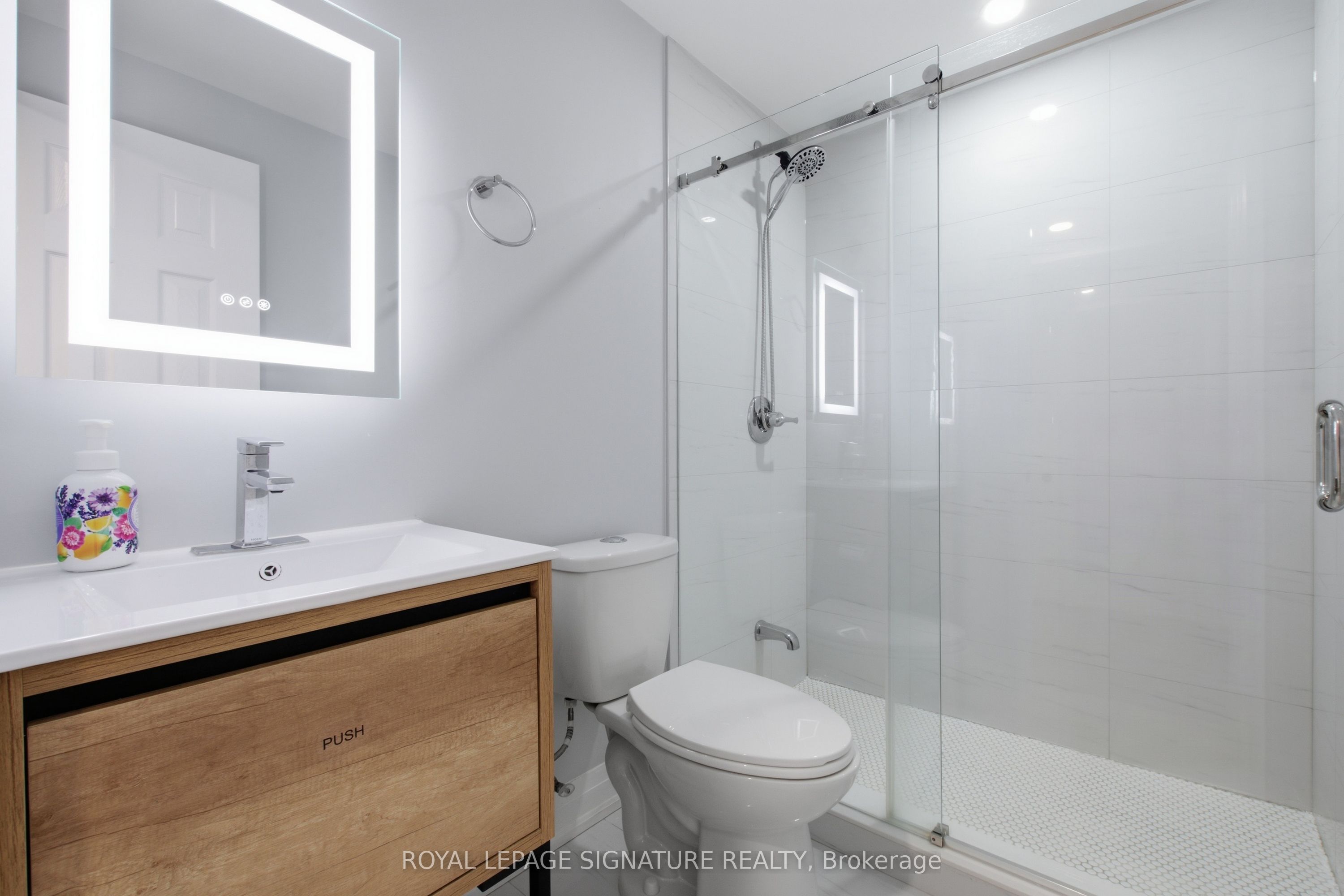 2516 Willowburne Drive Property Photo 37