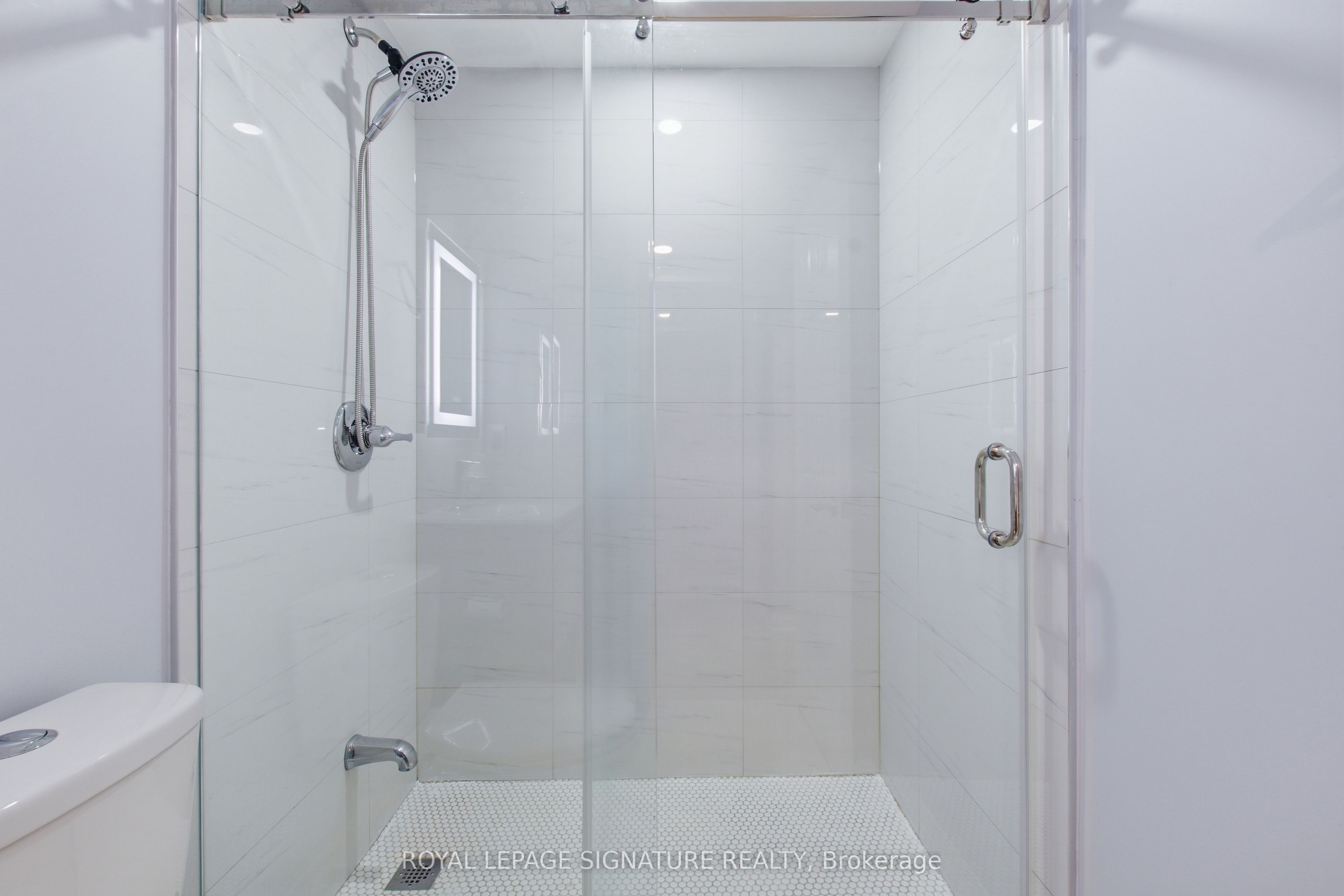 2516 Willowburne Drive Property Photo 38