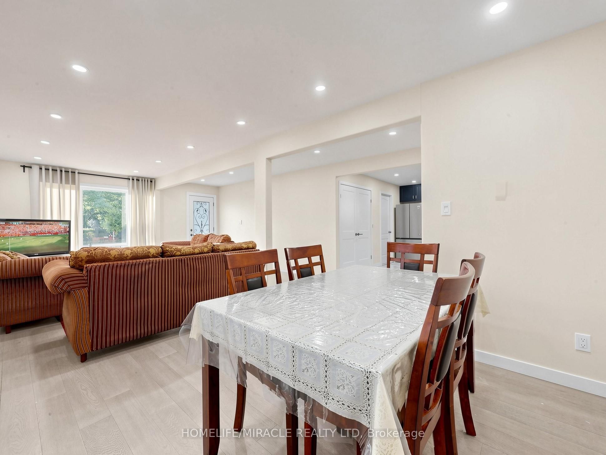 3694 Brandon Gate Drive Property Photo 11