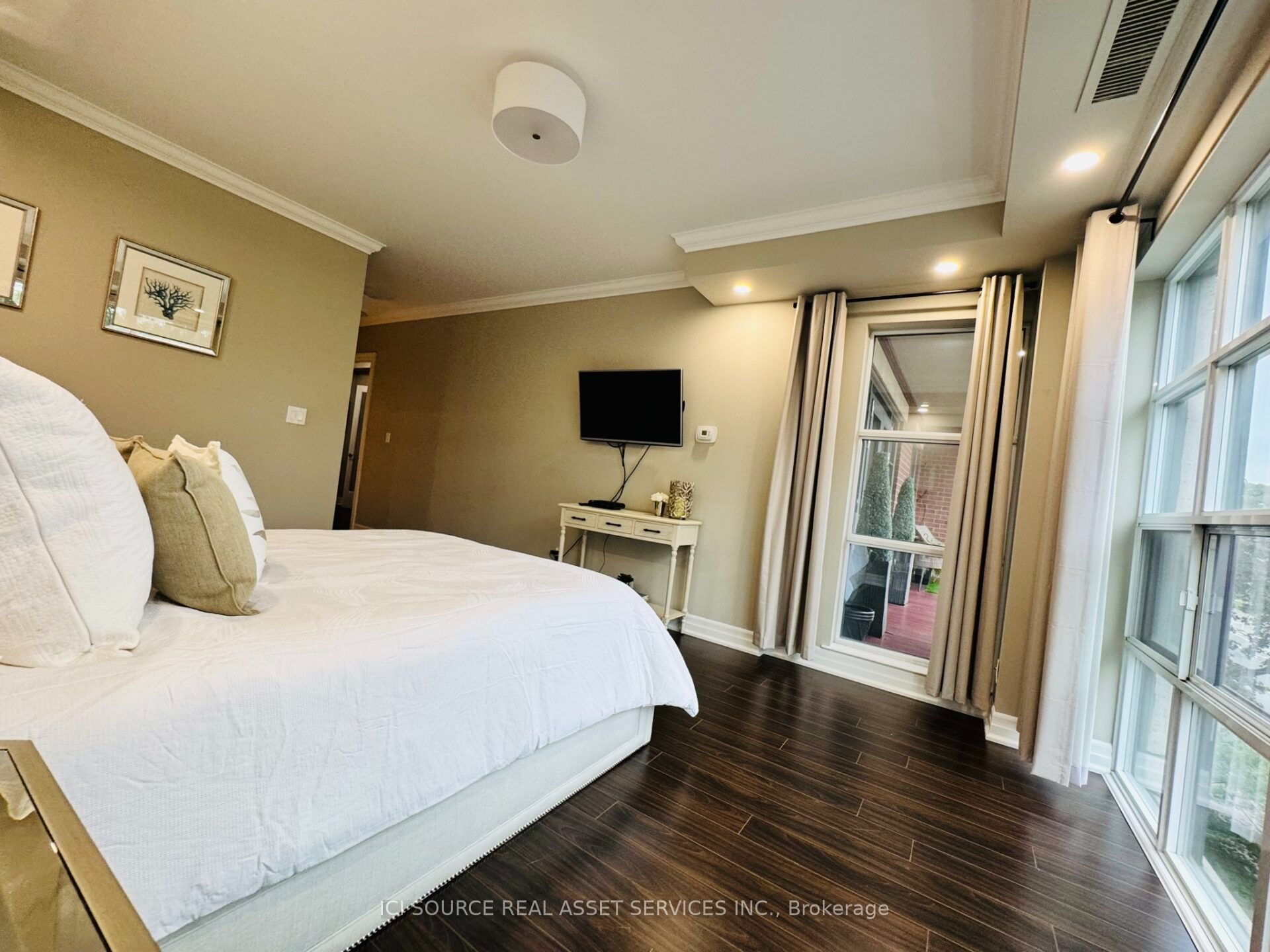 2855 Bloor Street W 515 Property Photo 19