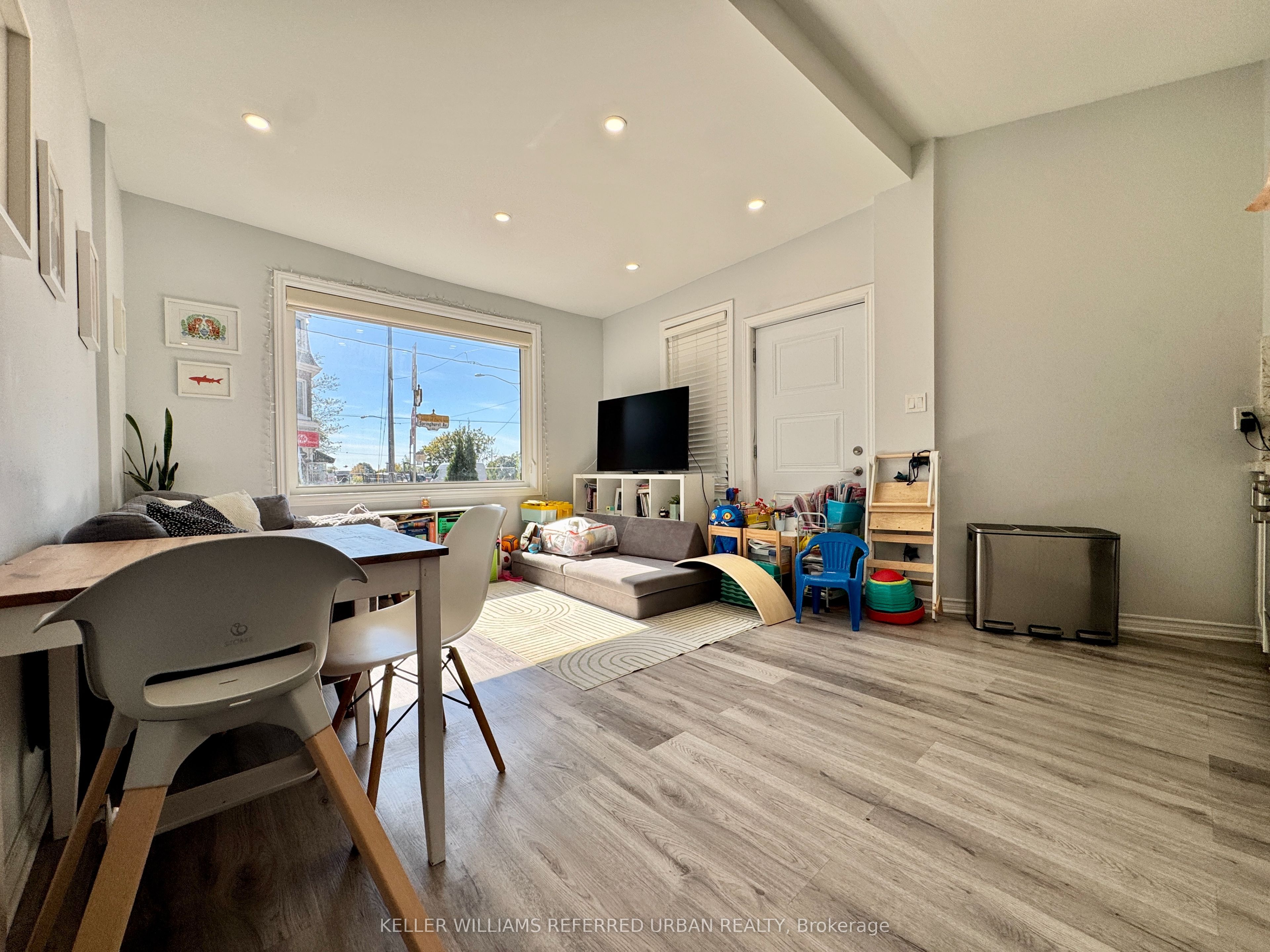 62 Springhurst Avenue Main Property Photo 3