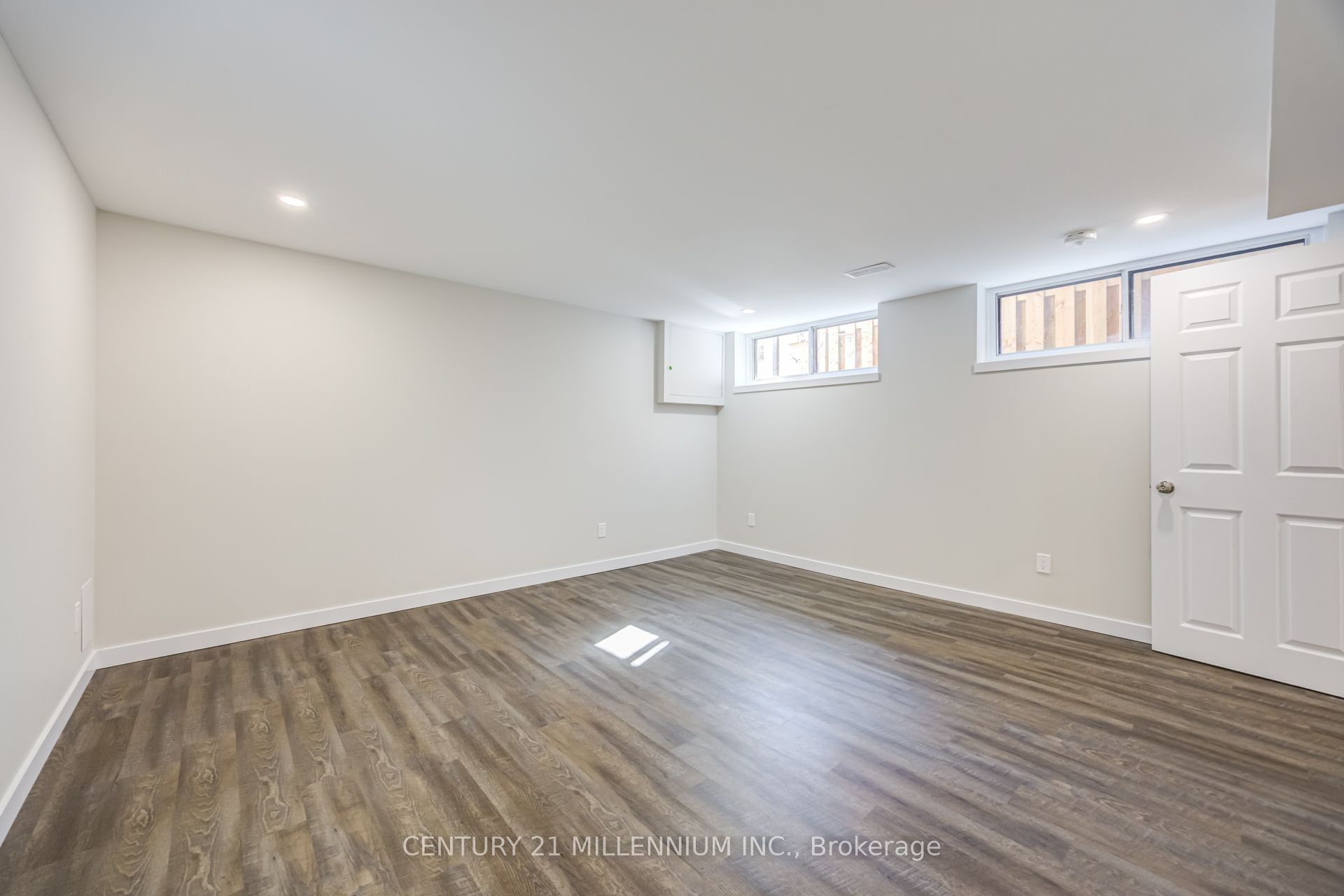 18 Leneck Avenue Basement Property Photo 10